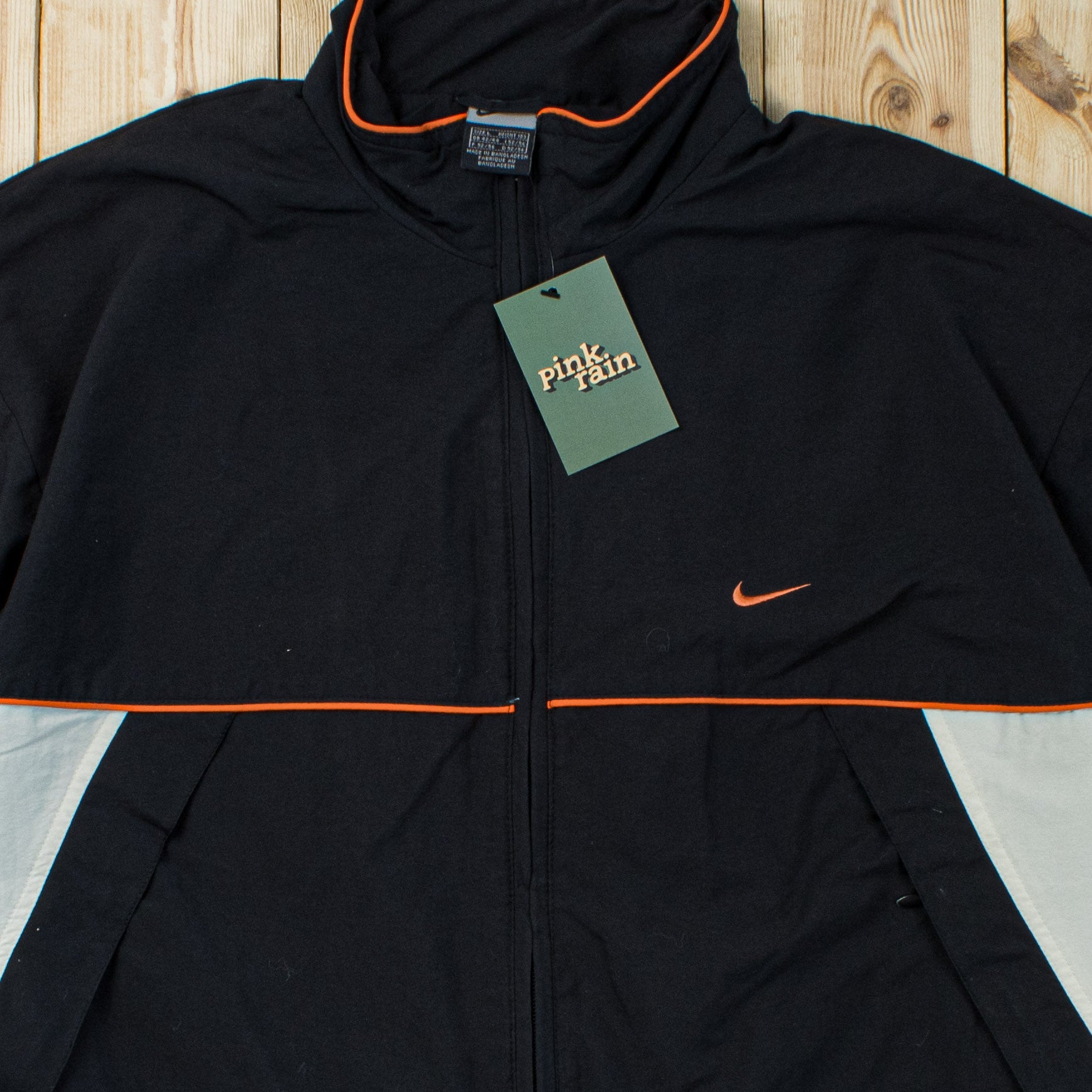 (L) Vintage Nike Essential Embroidered Jacket