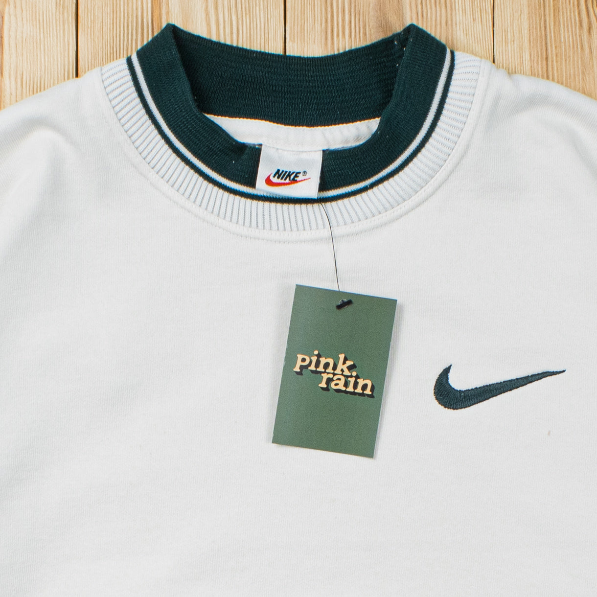 (S) Vintage Nike Essential Embroidered Sweatshirt