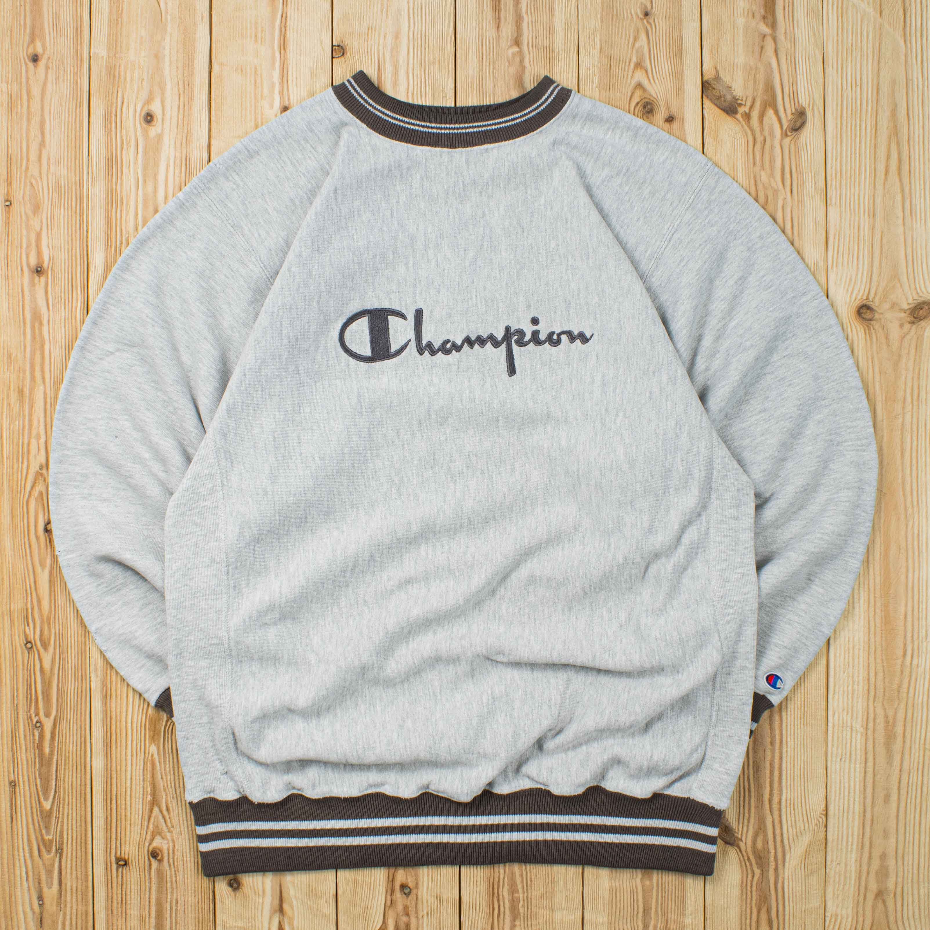(M) Vintage Champion Spell Out Embroidered Sweatshirt