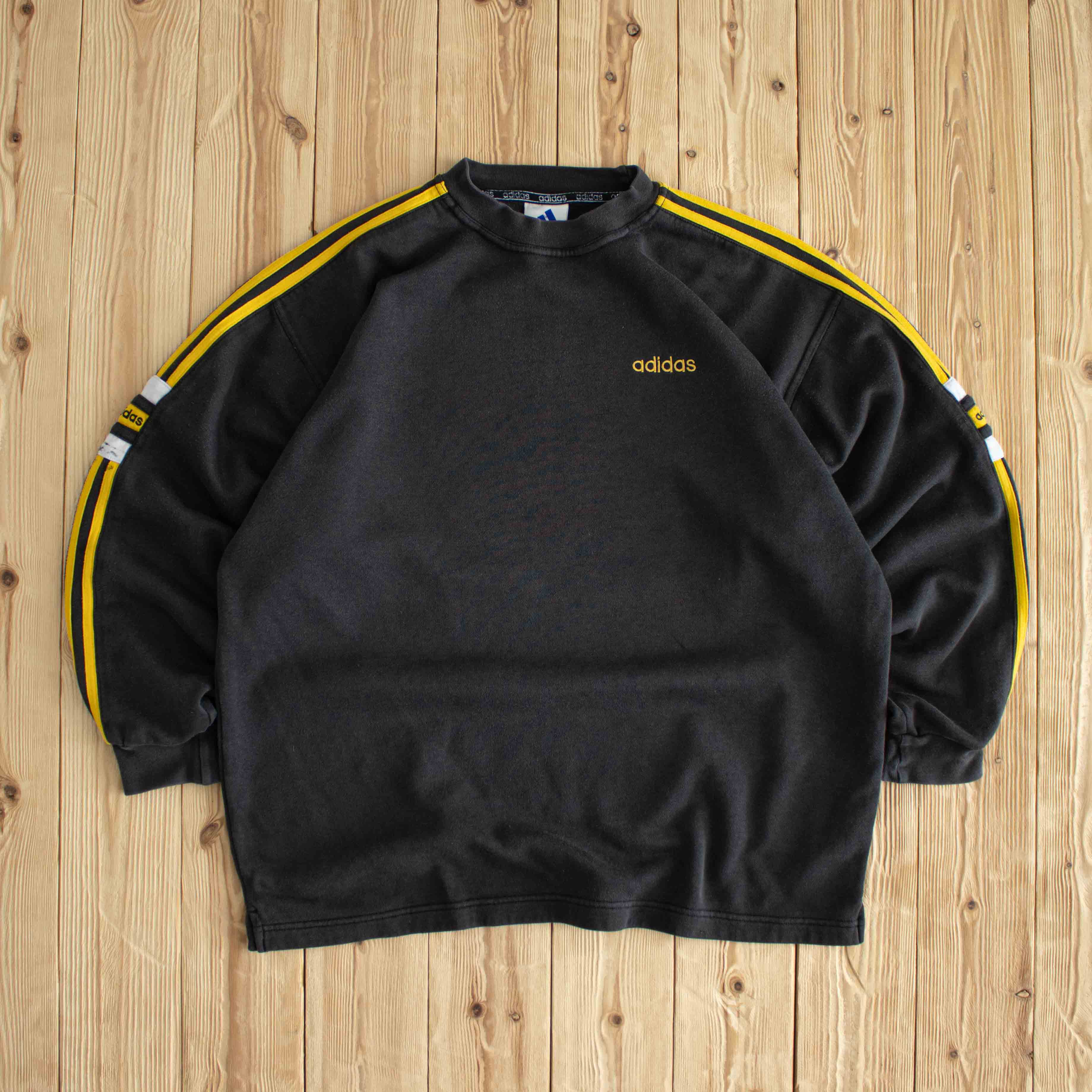 (M/L) Adidas Vintage Embroidered Sweatshirt Black