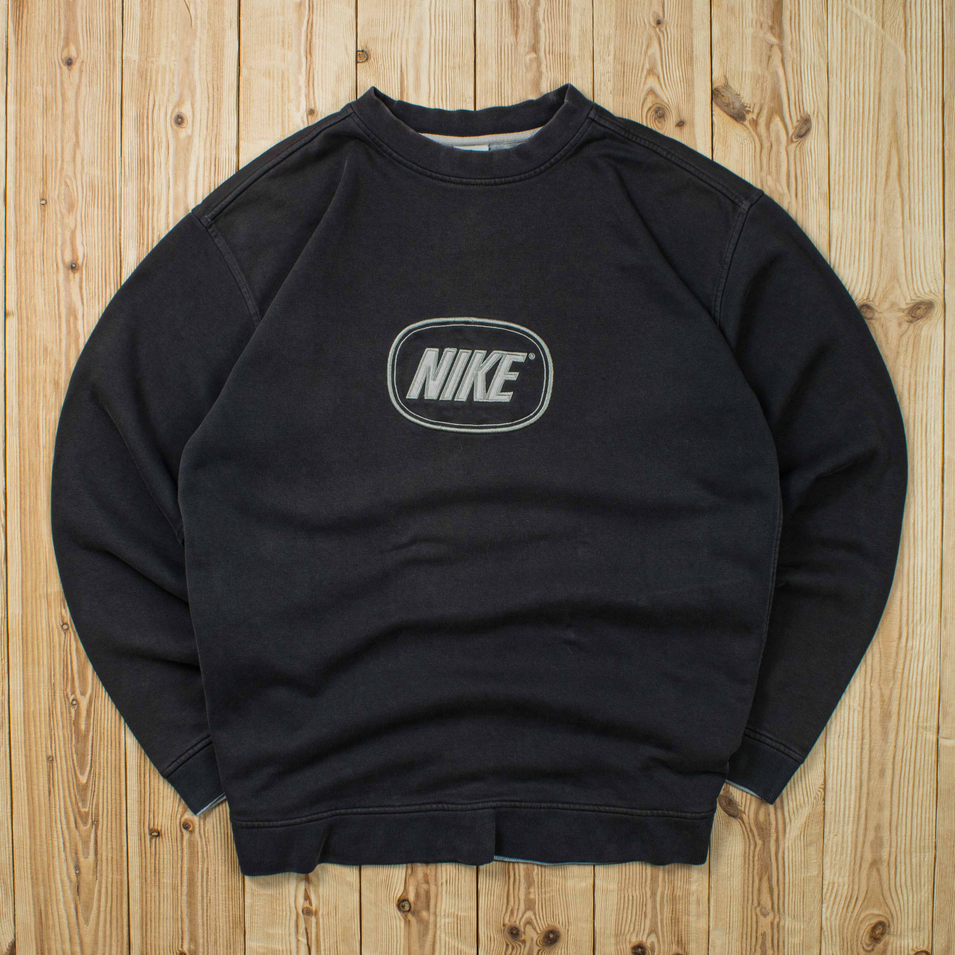 (L) Vintage Nike Spell Out Embroidered Sweatshirt