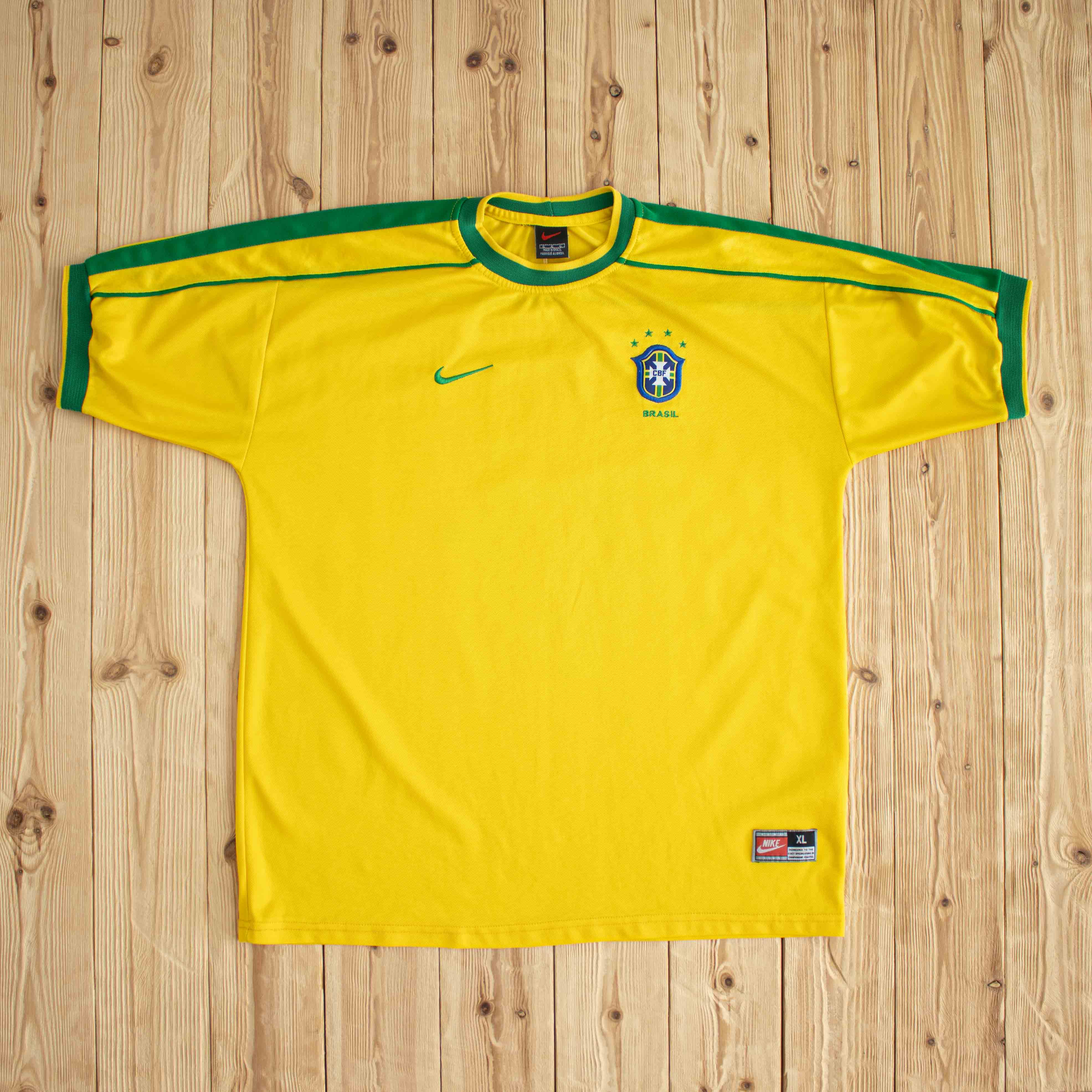 (L/XL) Nike Brasil Vintage Embroidered T-Shirt Yellow