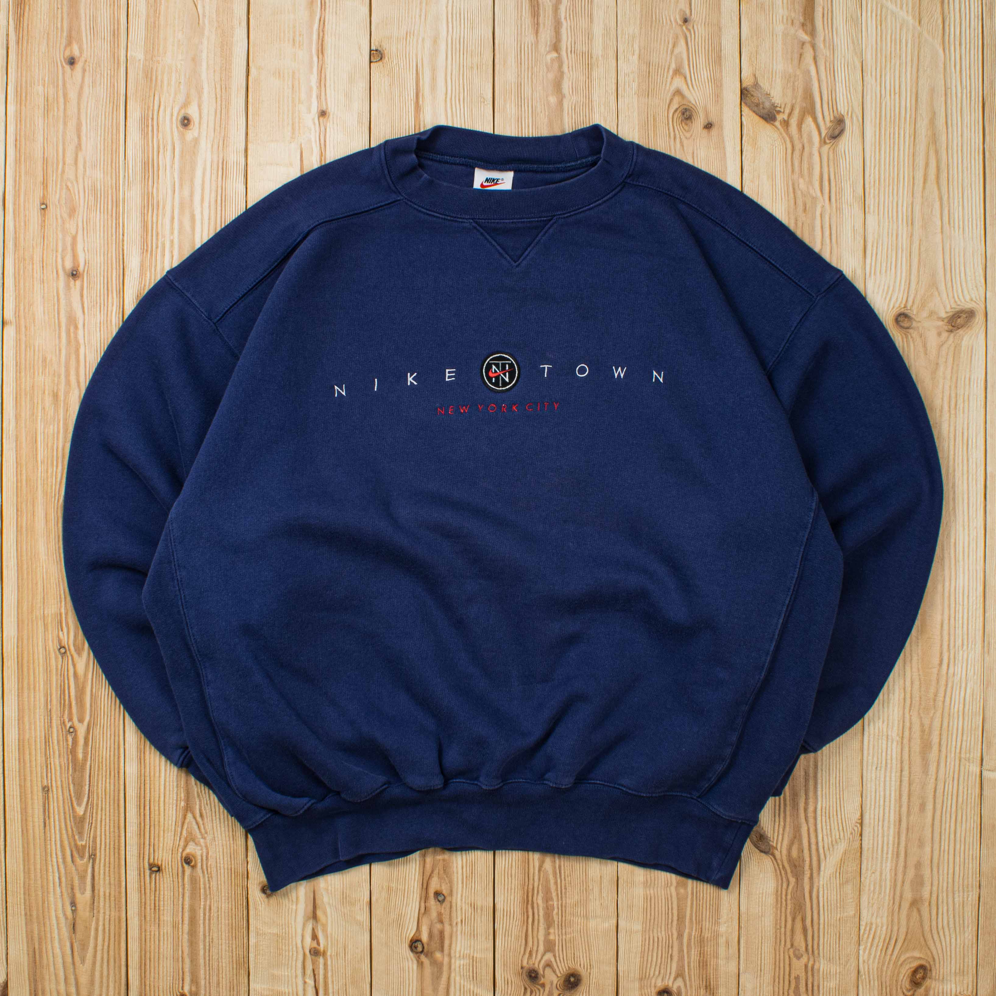 (L) Vintage Nike Town NYC Embroidered Sweatshirt