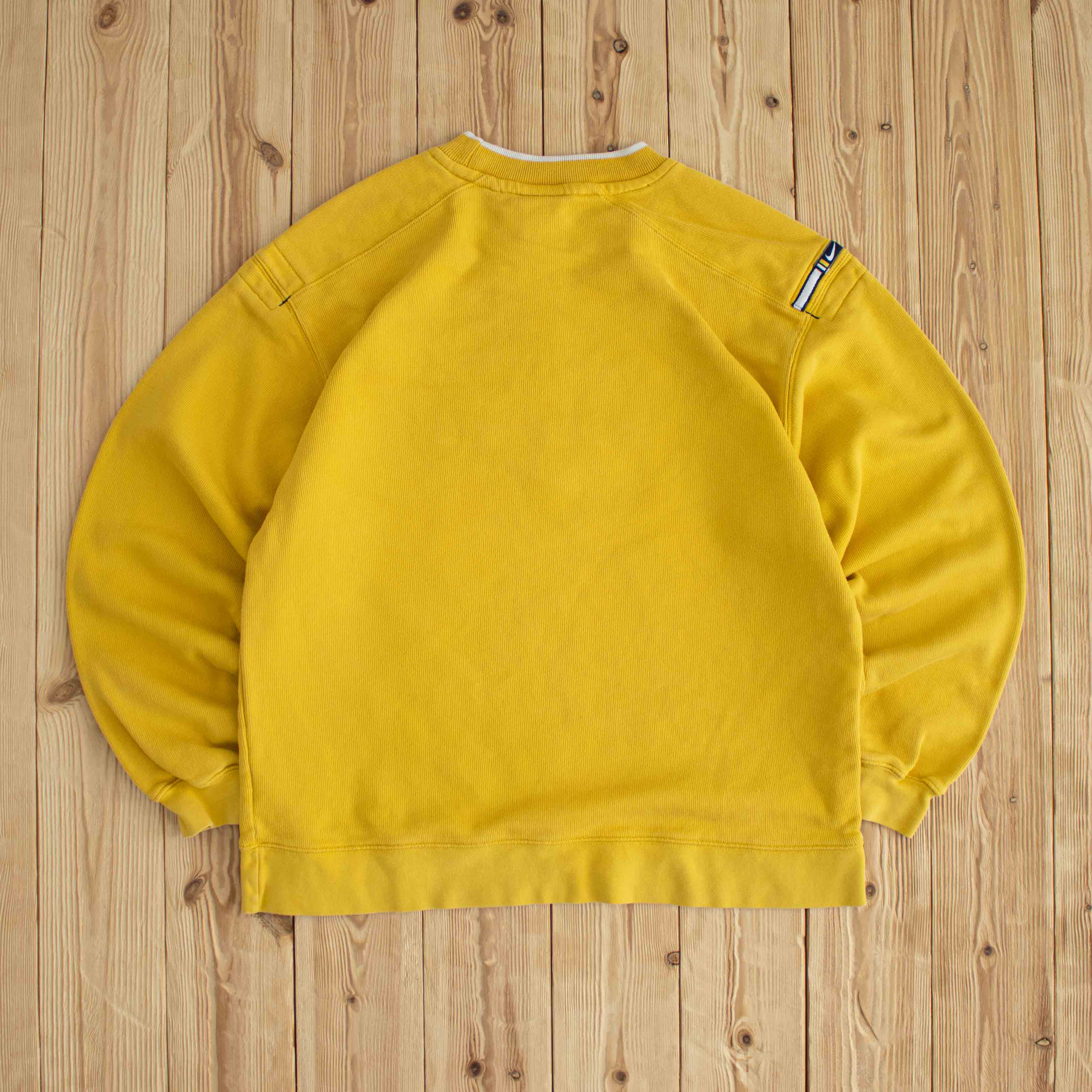 (M) Nike Spell Out Vintage Embroidered Sweatshirt Yellow