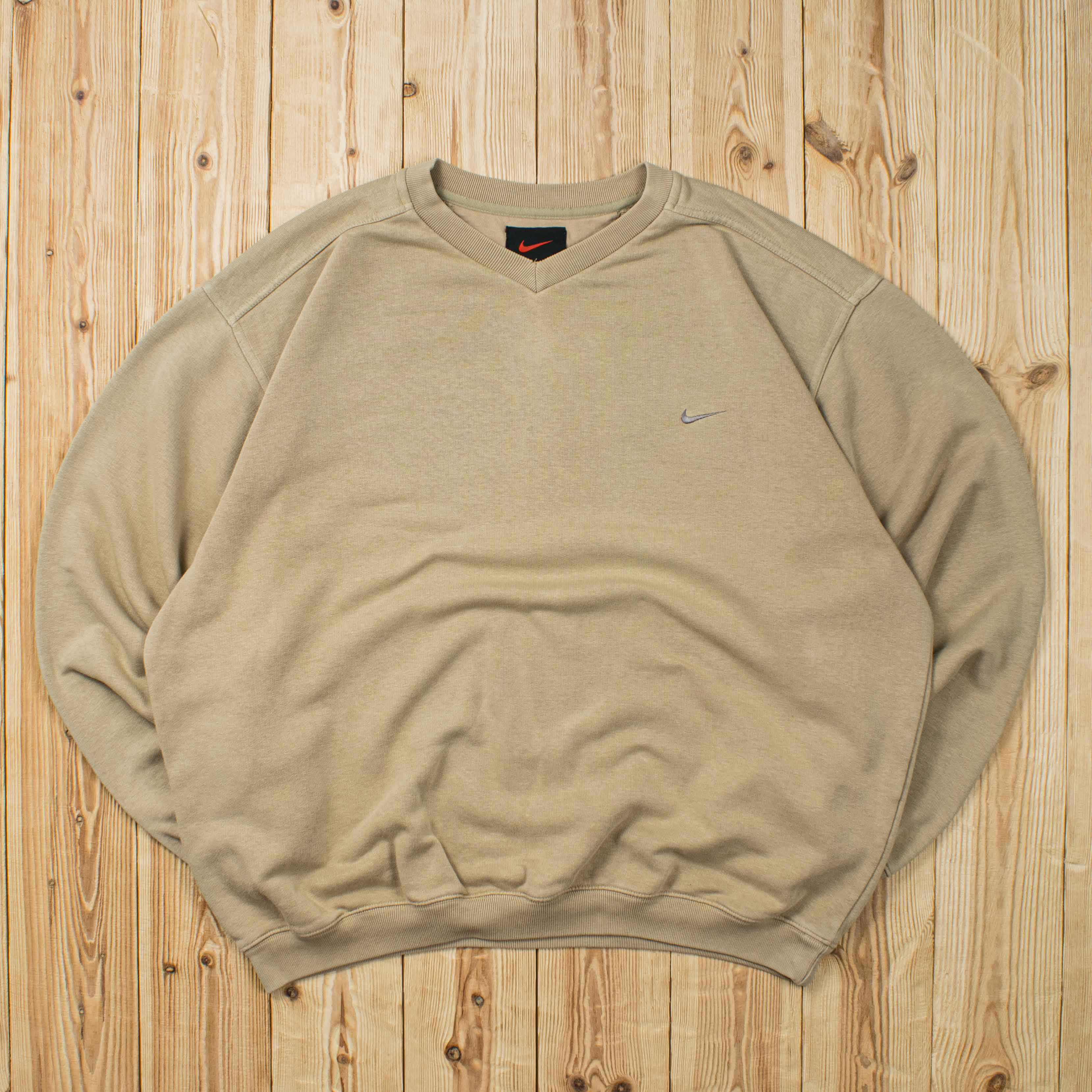 (L) Vintage Nike Essential Embroidered Sweatshirt