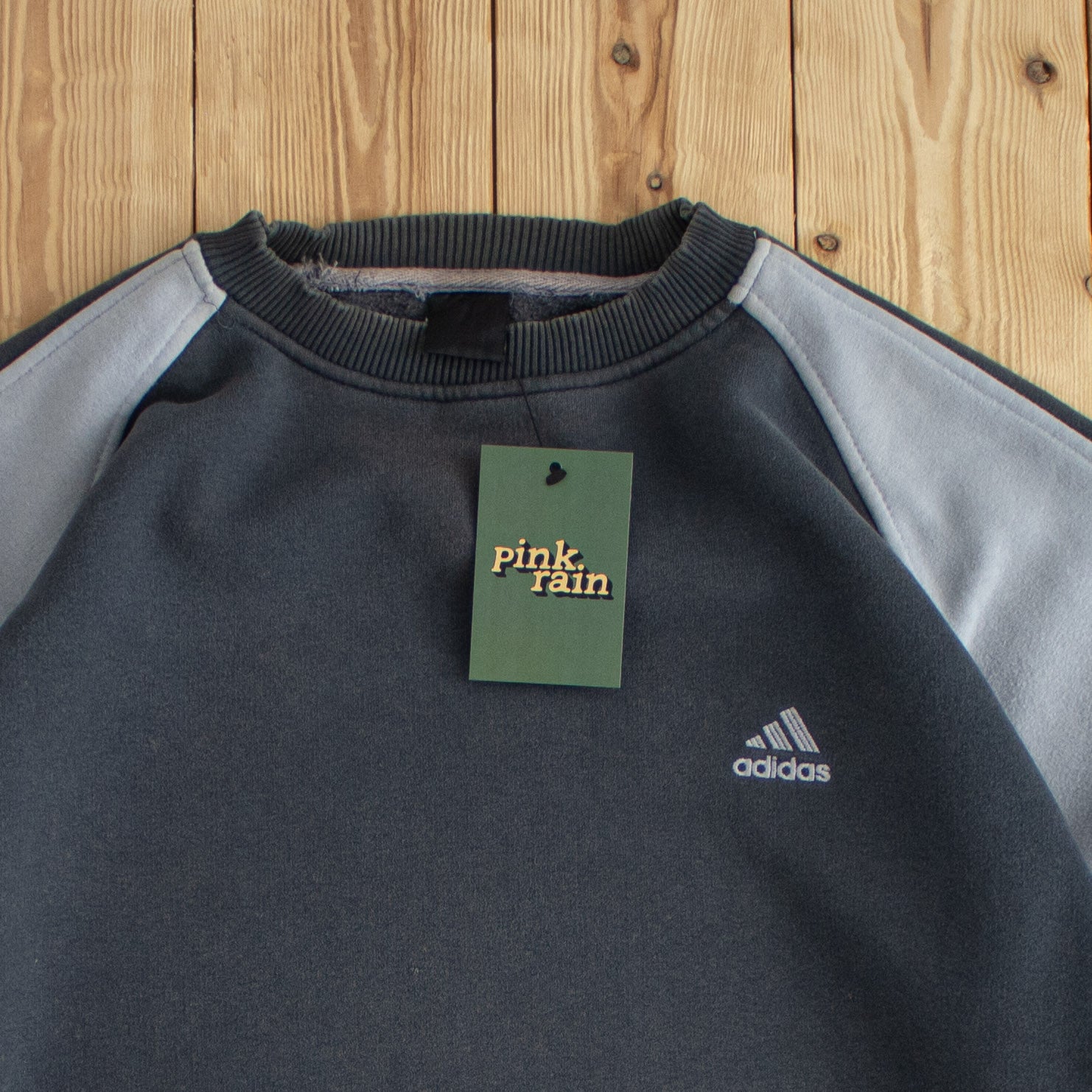 (M/L) Adidas Vintage Essential Embroidered Sweatshirt Gray
