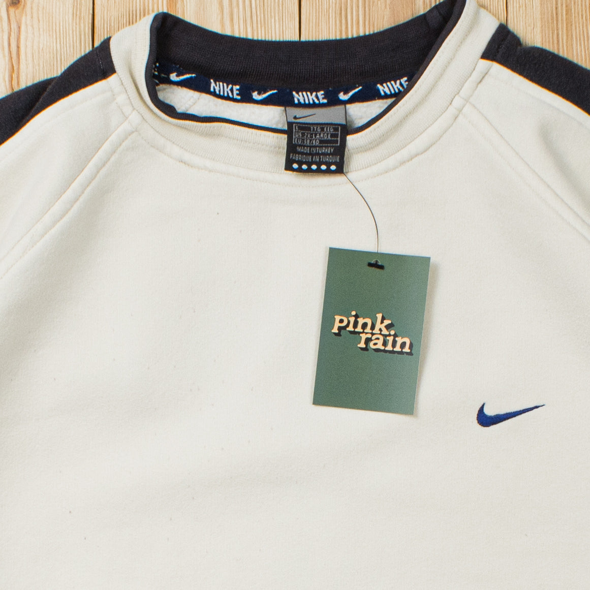 (L) Vintage Nike Essential Embroidered Sweatshirt