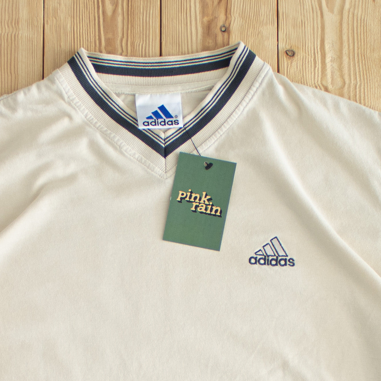 (L) Adidas Vintage Embroidered T-Shirt Beige