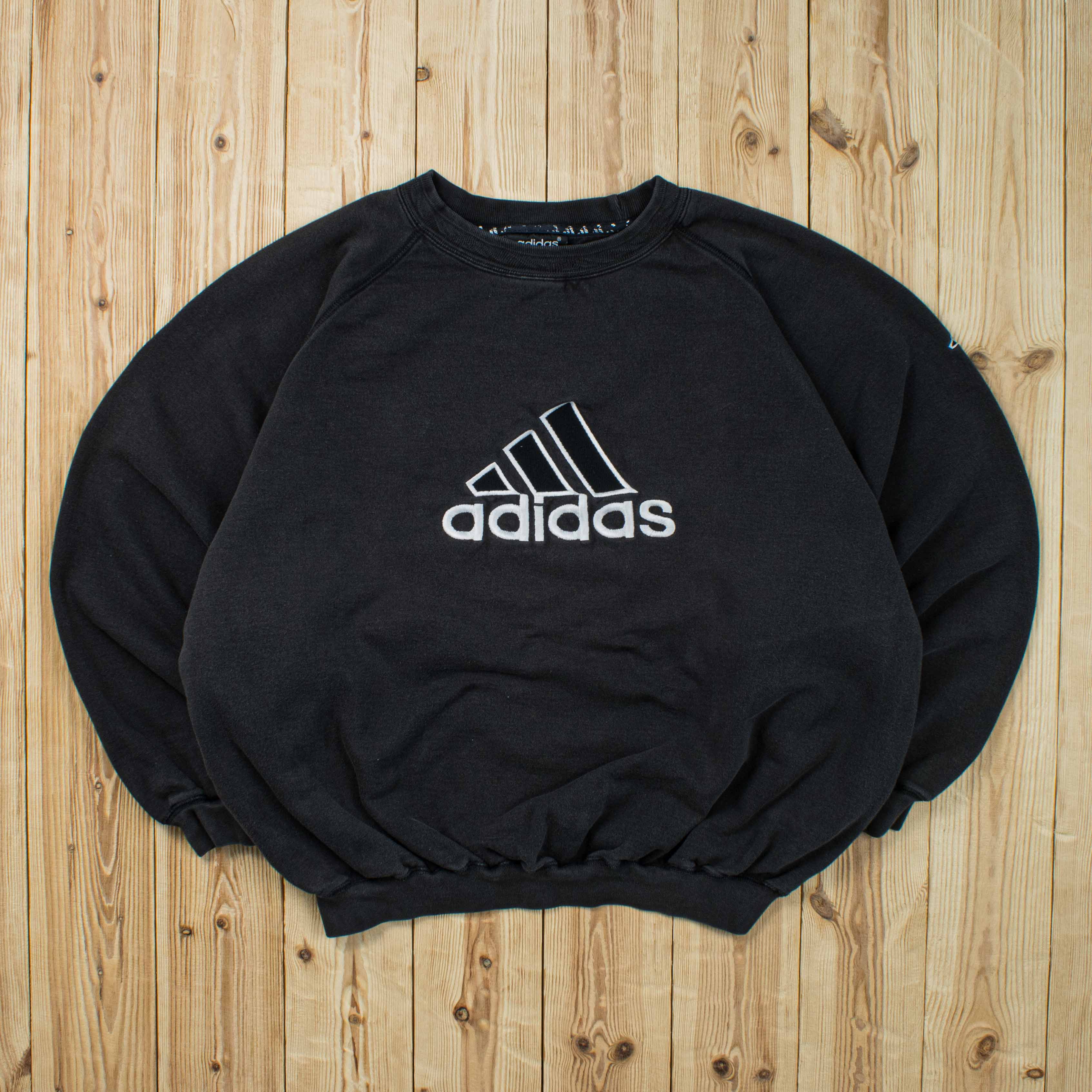 (L) Vintage Adidas Spell Out Embroidered Sweatshirt