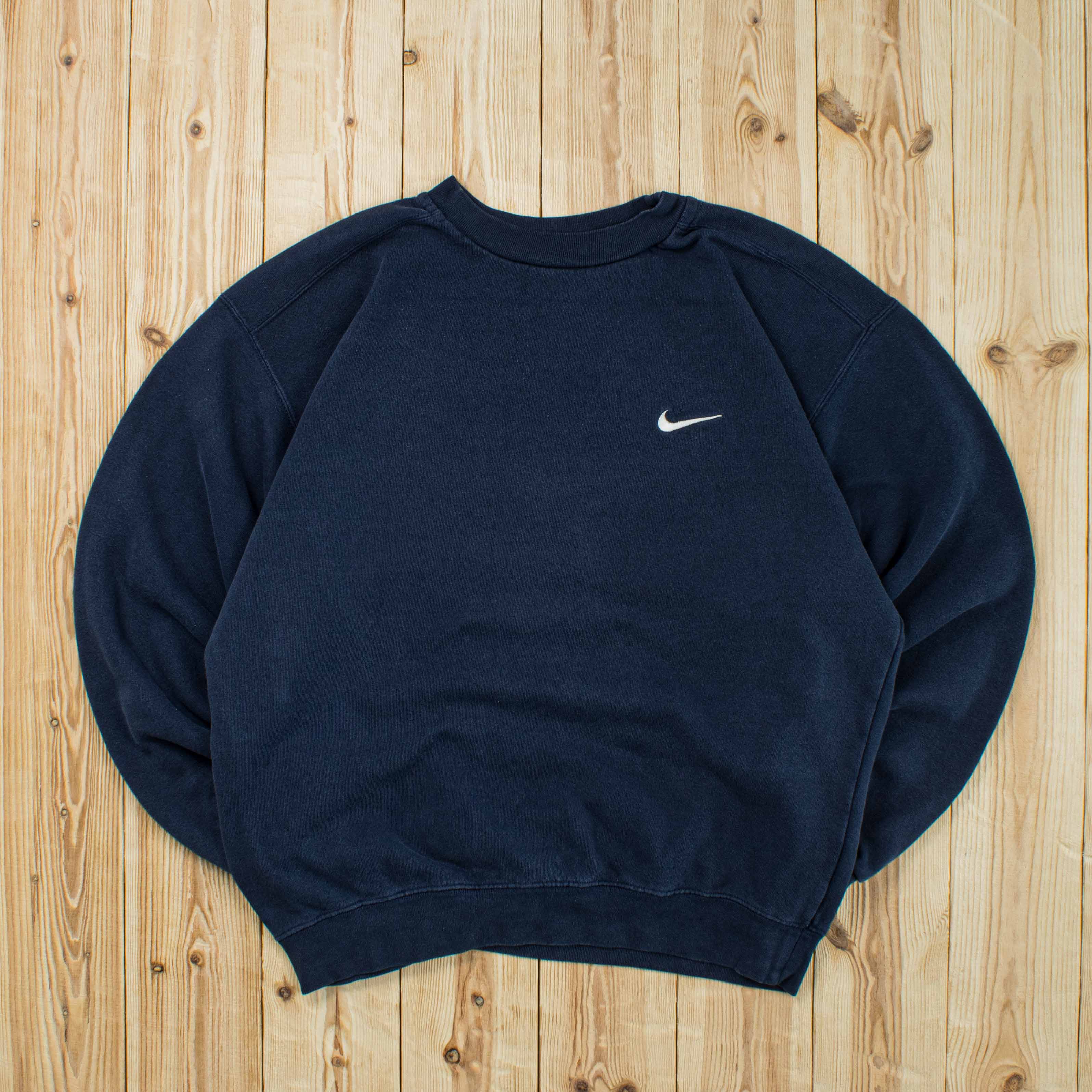 (M) Vintage Nike Essential Embroidered Sweatshirt