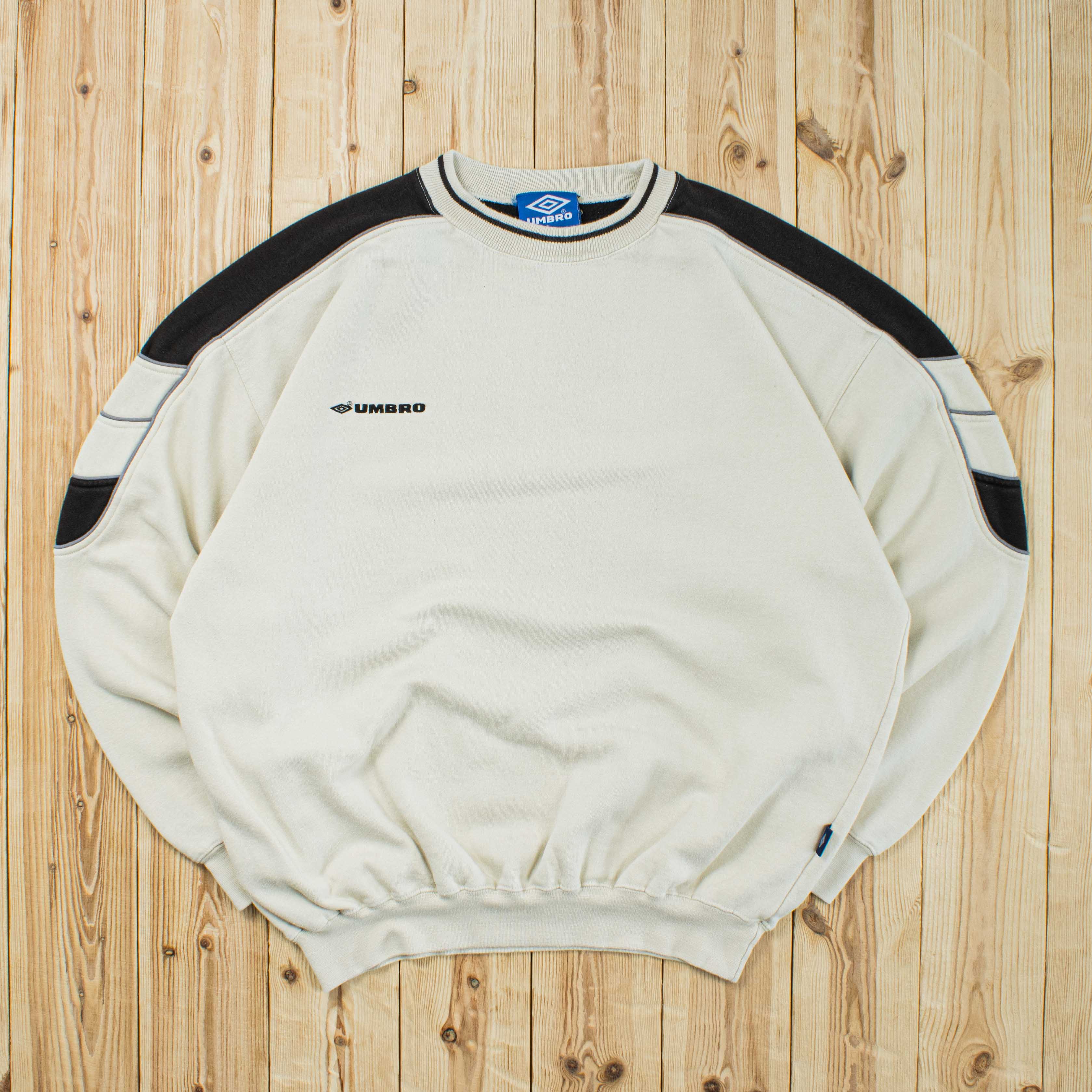 (L) Vintage Umbro Essential Embroidered Sweatshirt