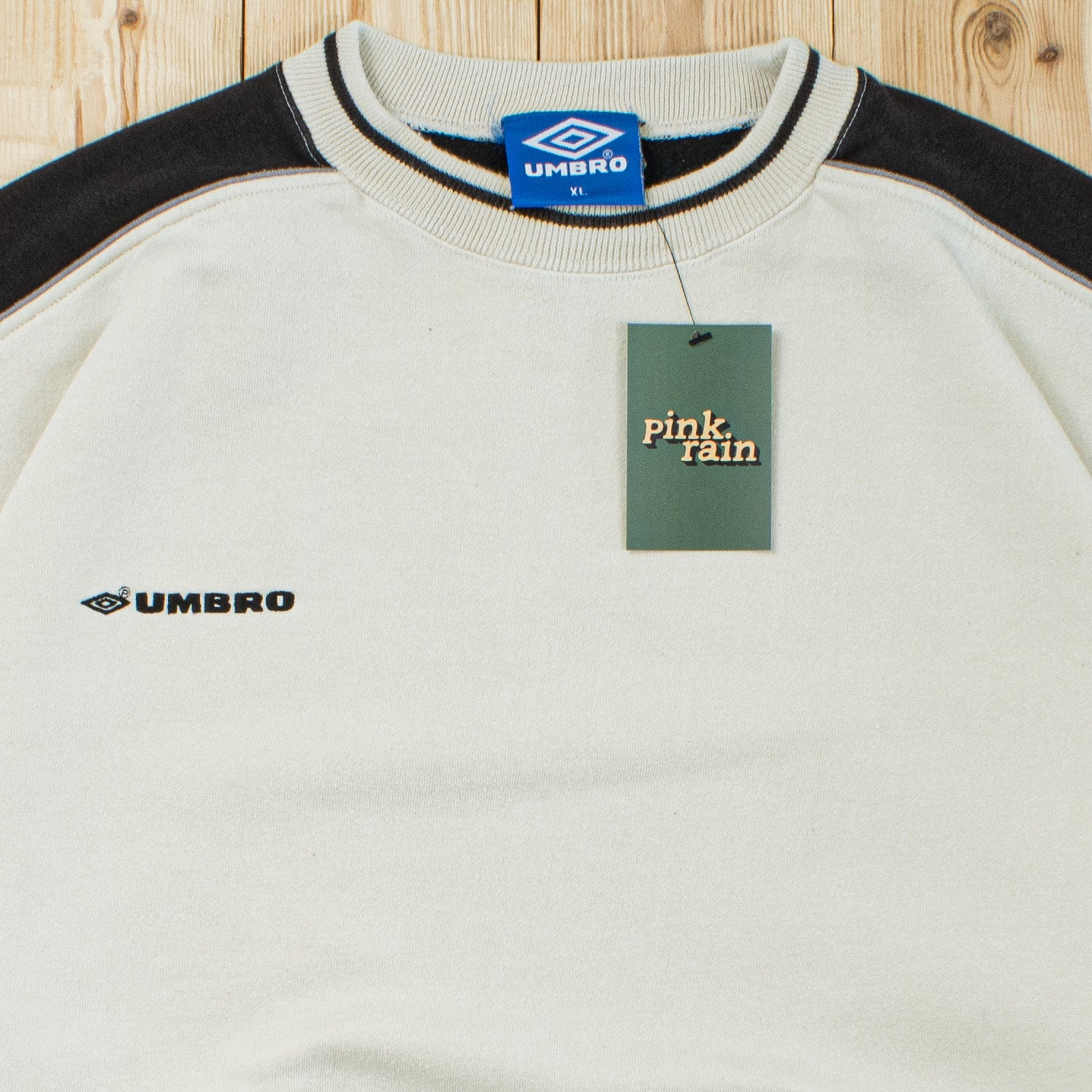 (L) Vintage Umbro Essential Embroidered Sweatshirt