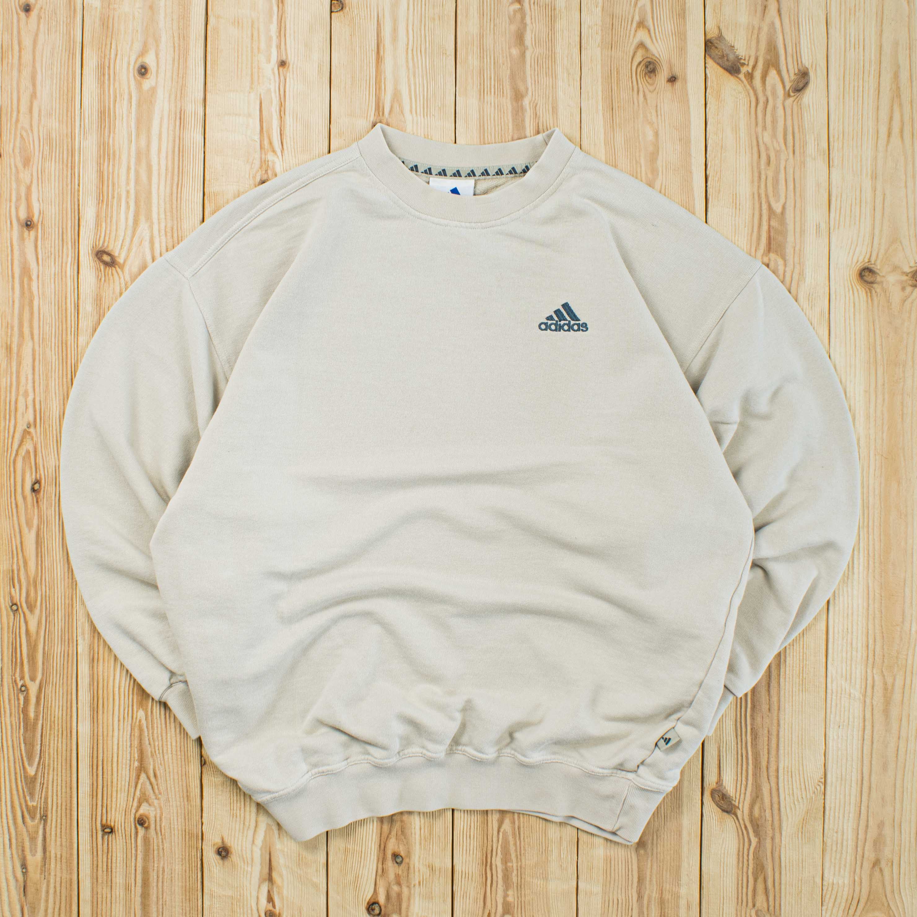(S) Vintage Adidas Essential Embroidered Sweatshirt