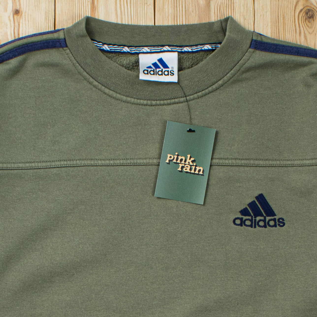 (L) Vintage Adidas Essential Embroidered Sweatshirt
