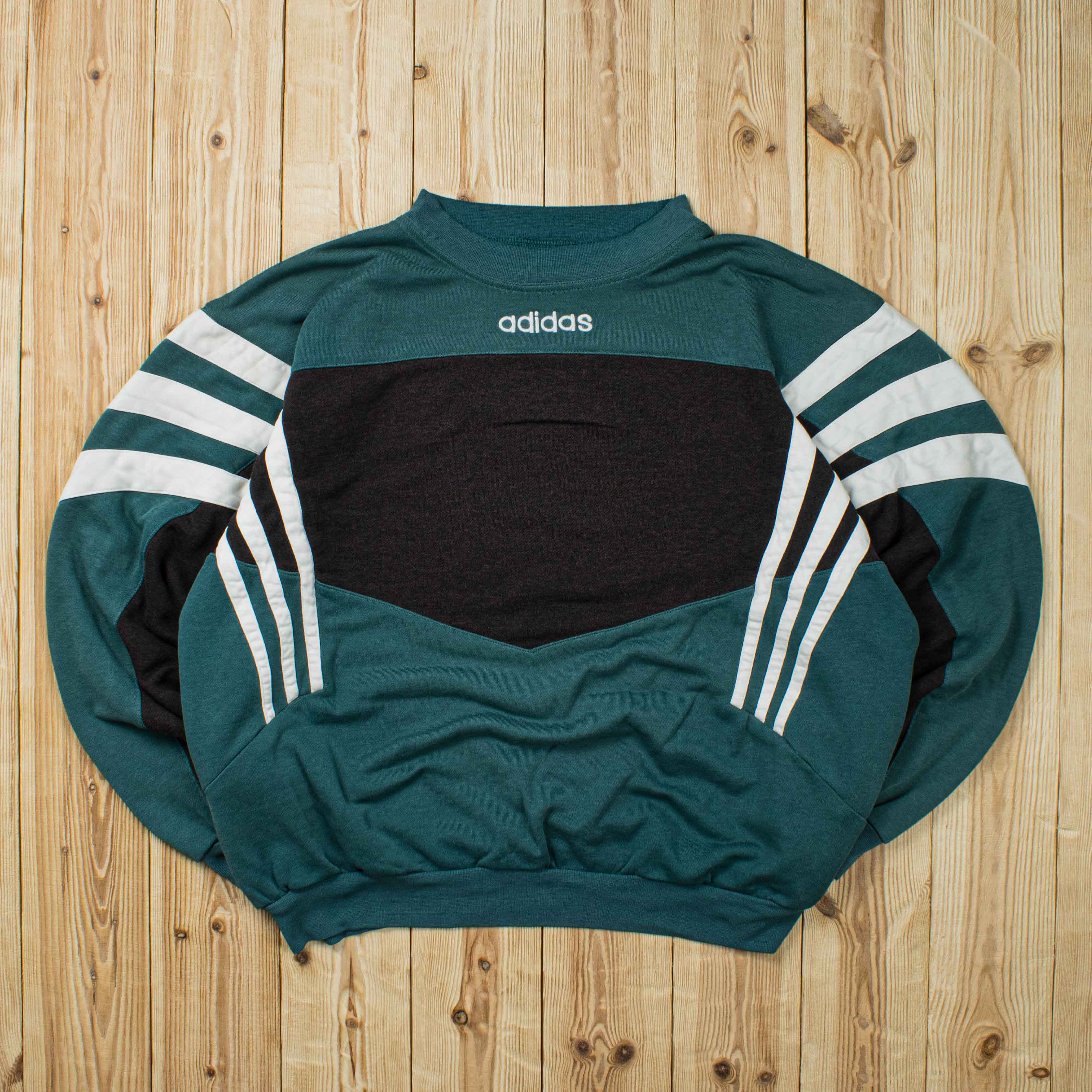 (L) Vintage Adidas Embroidered Sweatshirt