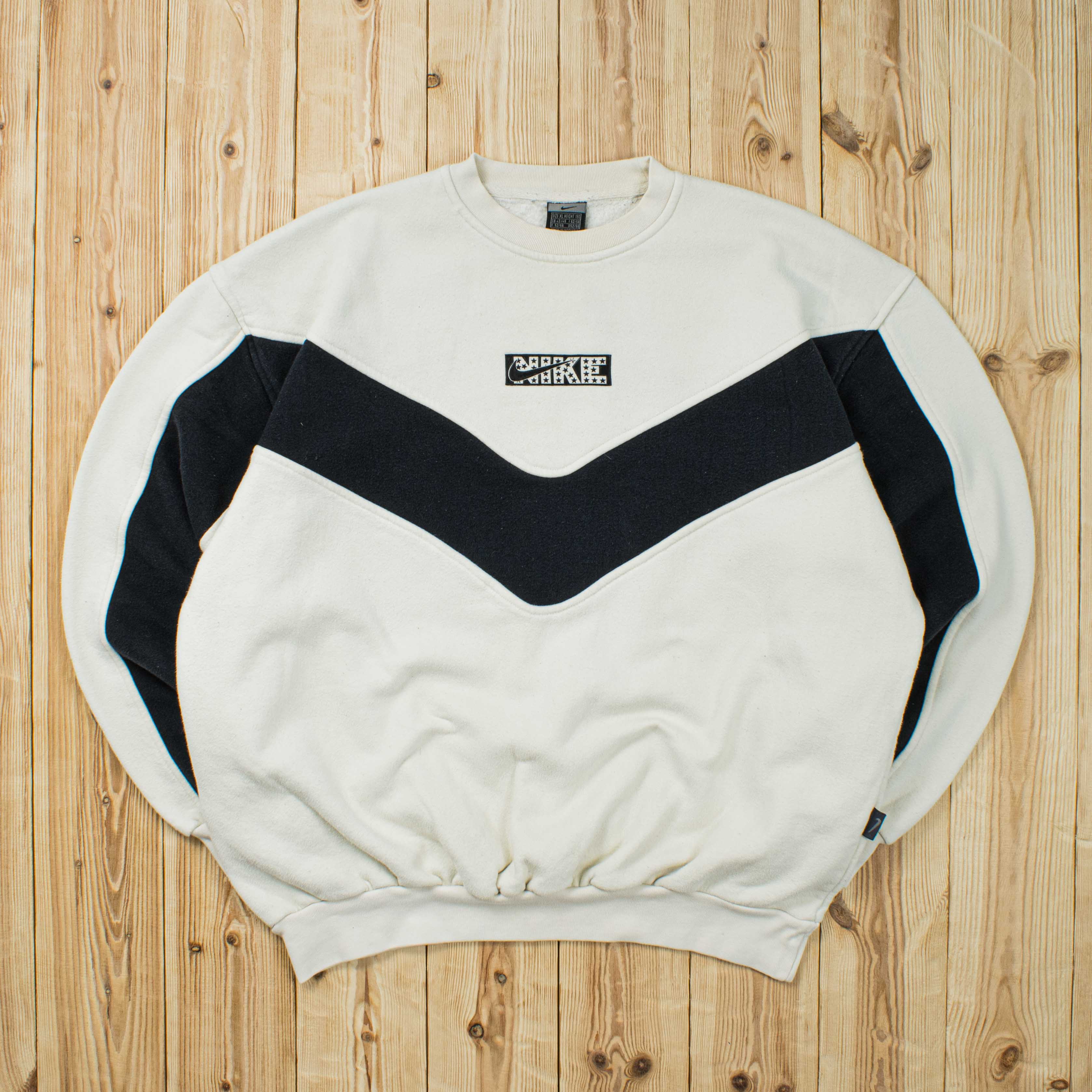 (L) Vintage Nike Stars Sweatshirt