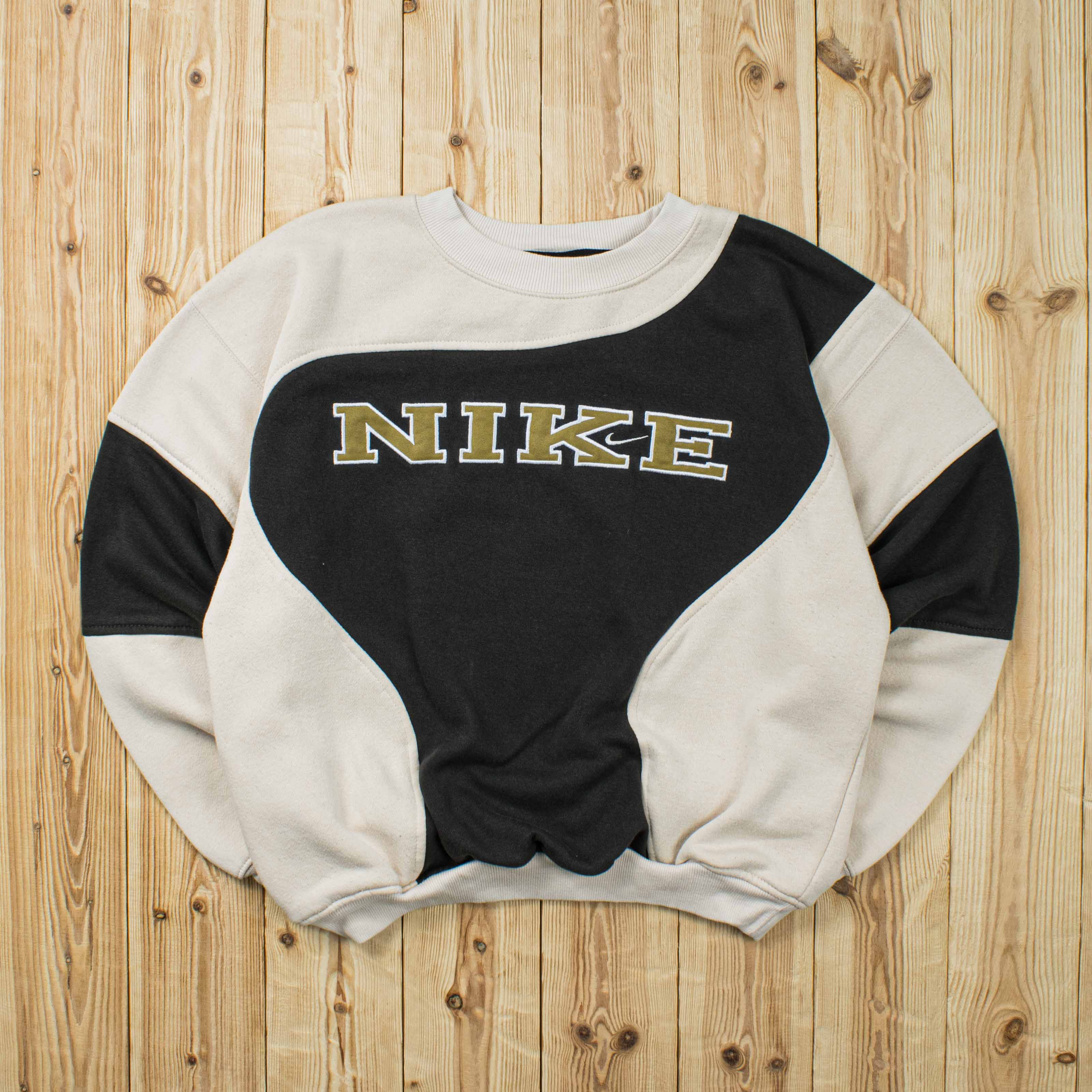 (M) Vintage Nike Rework Embroidered Sweatshirt