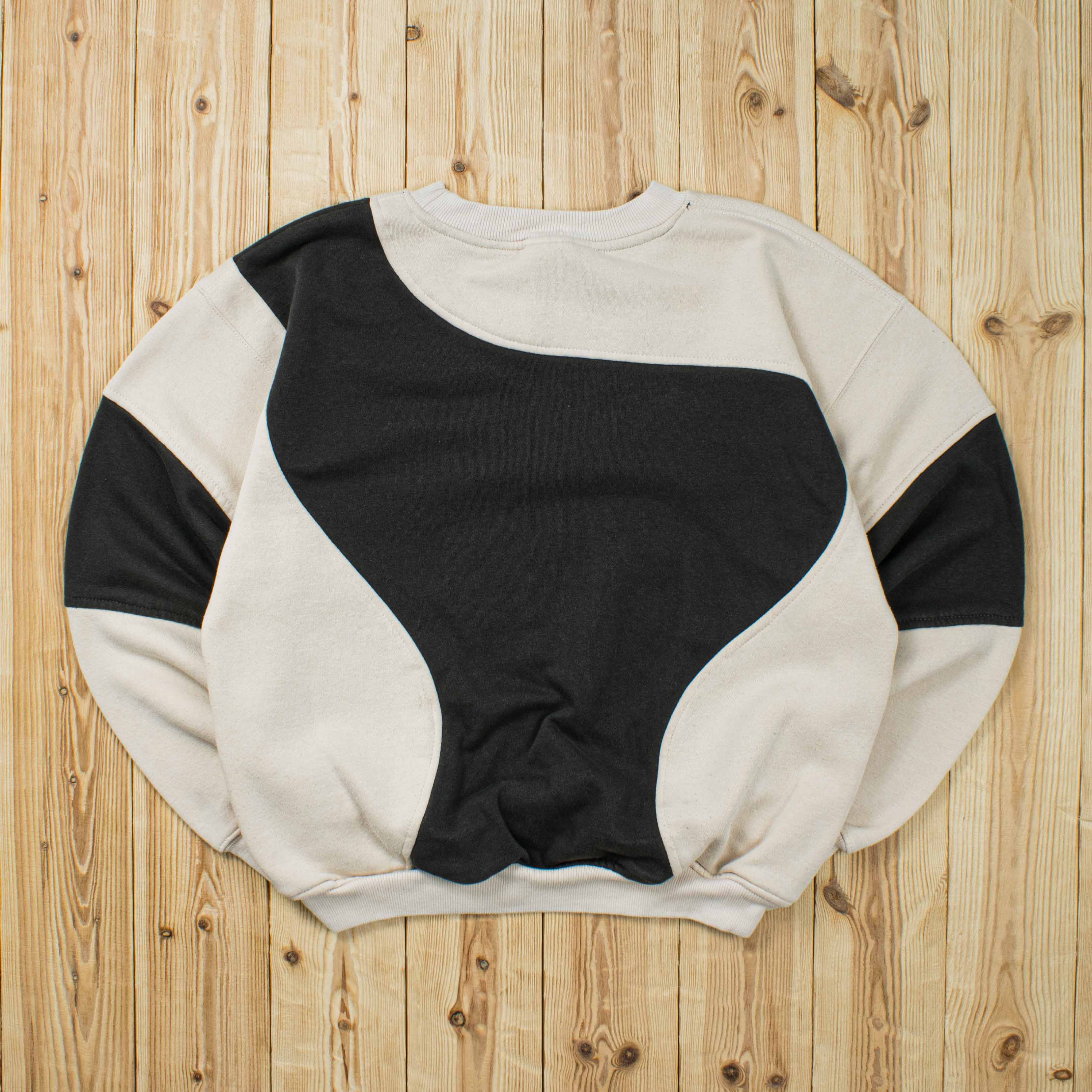 (M) Vintage Nike Rework Embroidered Sweatshirt