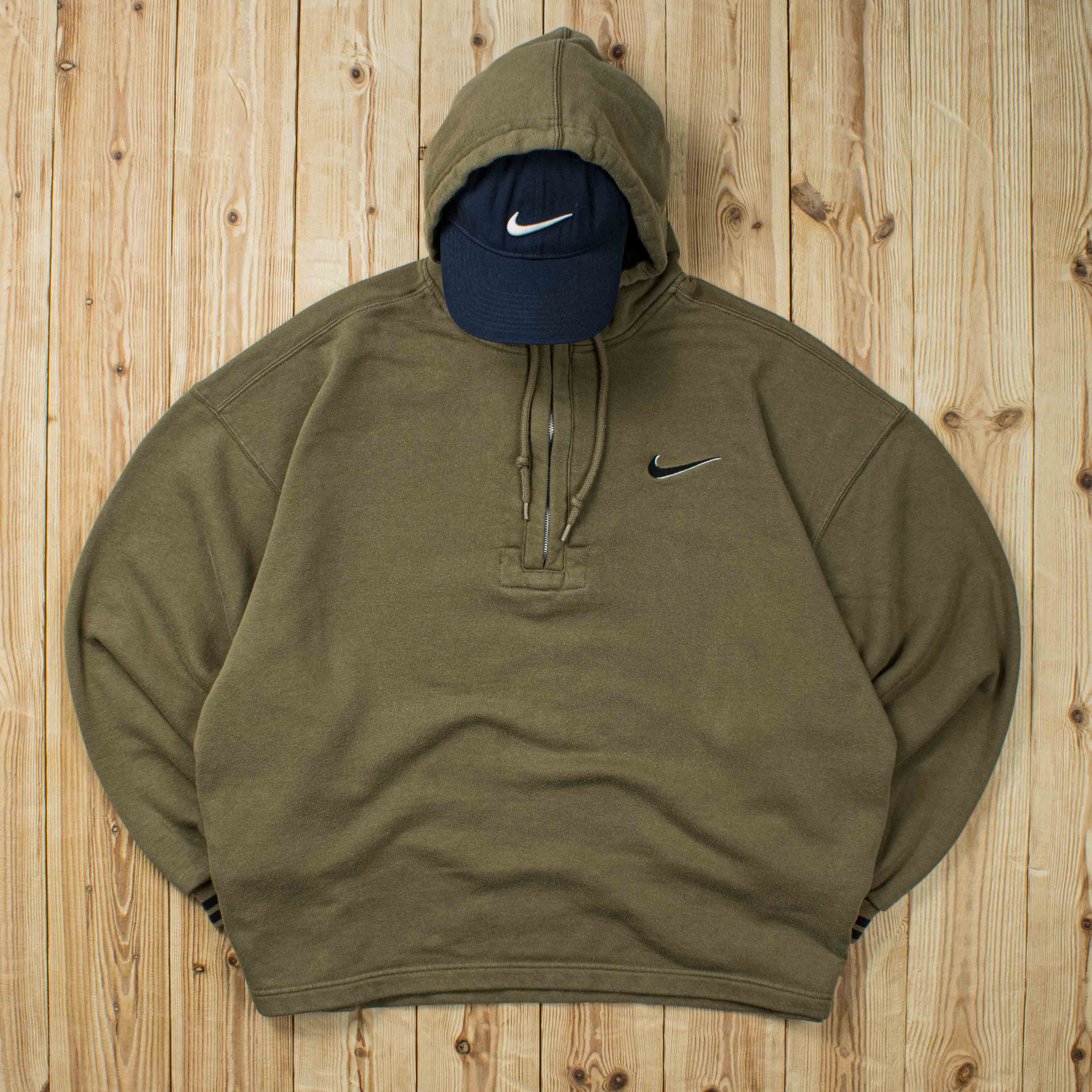 (L) Vintage Nike Essential Embroidered Quarter-Zip Hoodie