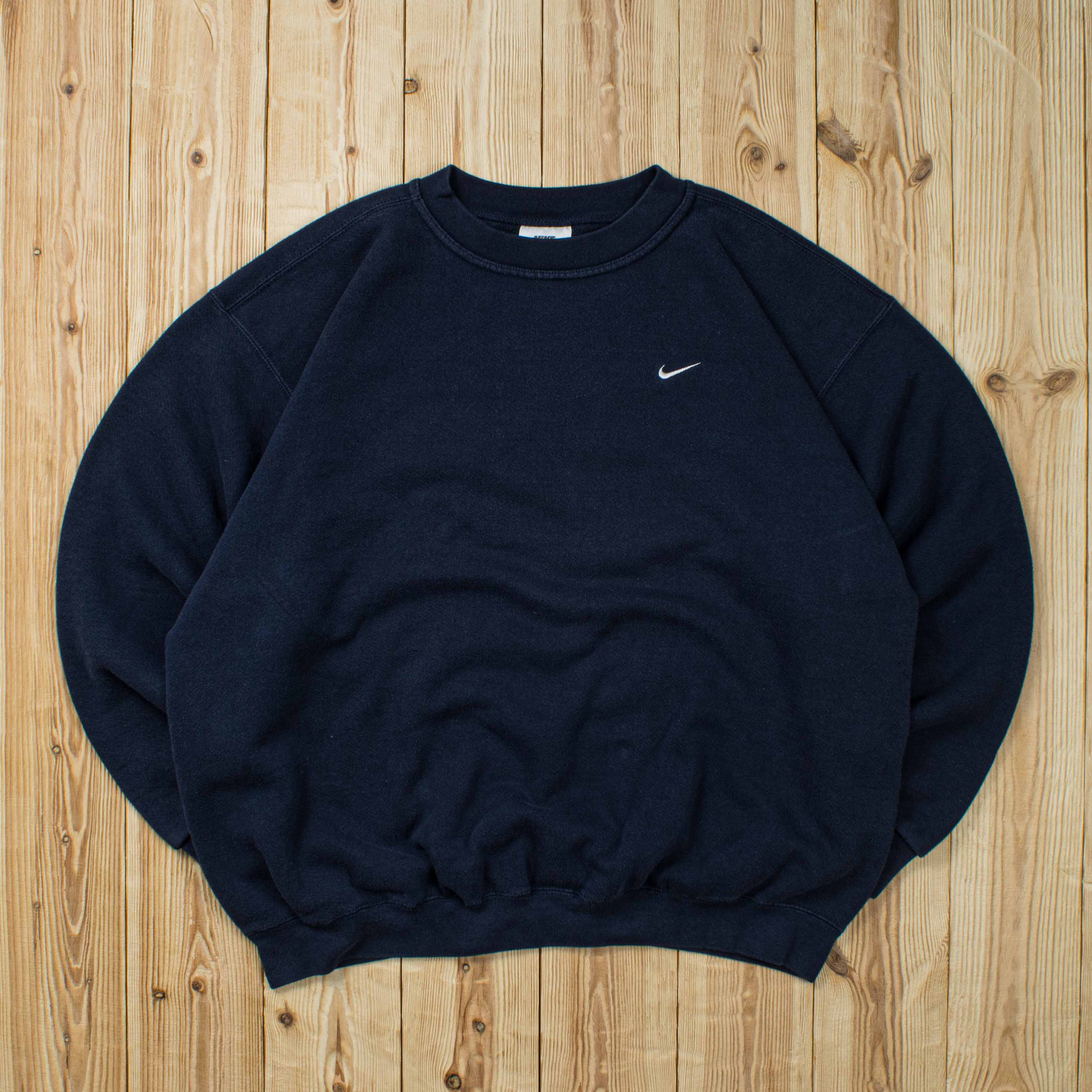 (M) Vintage Nike Essential Embroidered Sweatshirt