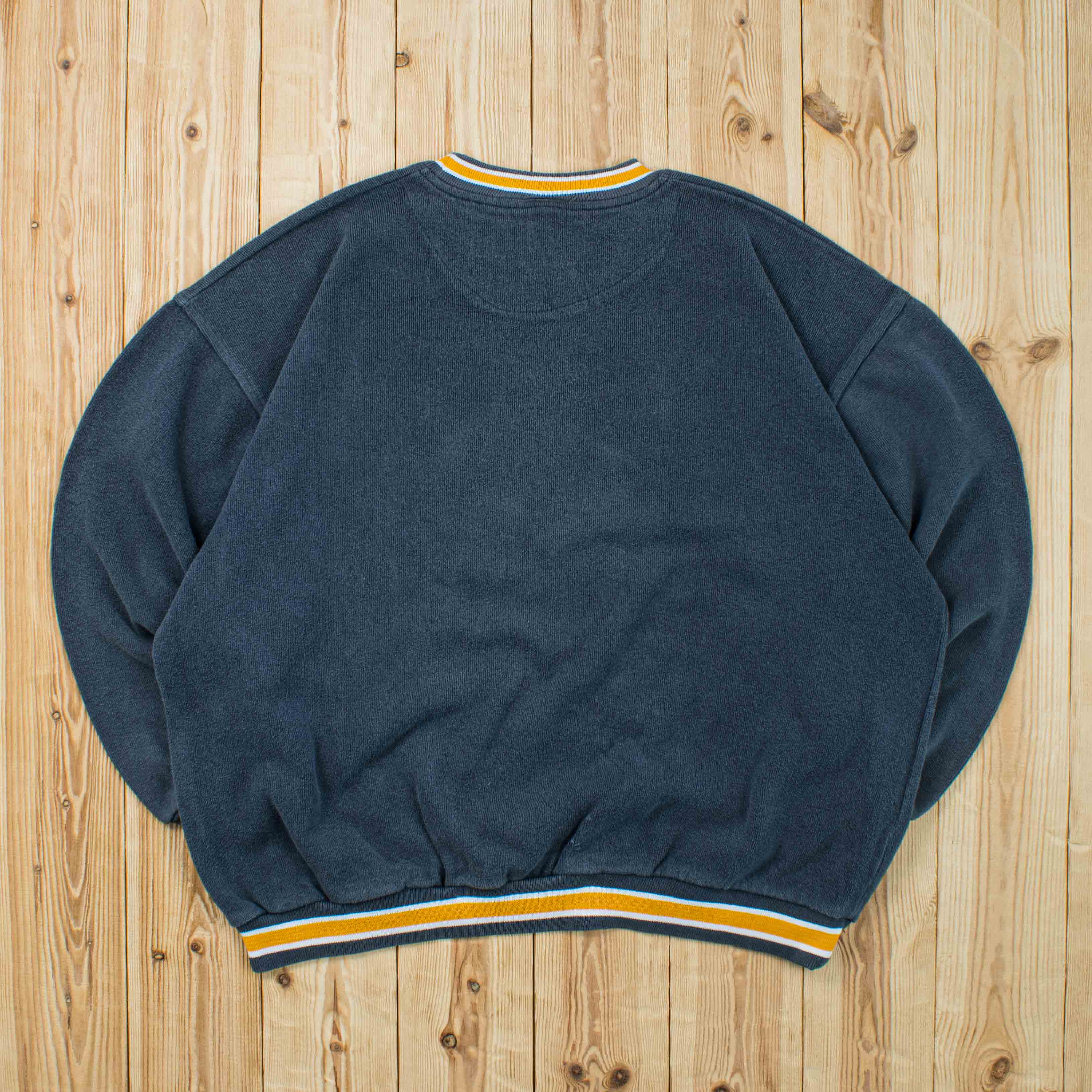 (L) Vintage Nike Essential Embroidered Sweatshirt