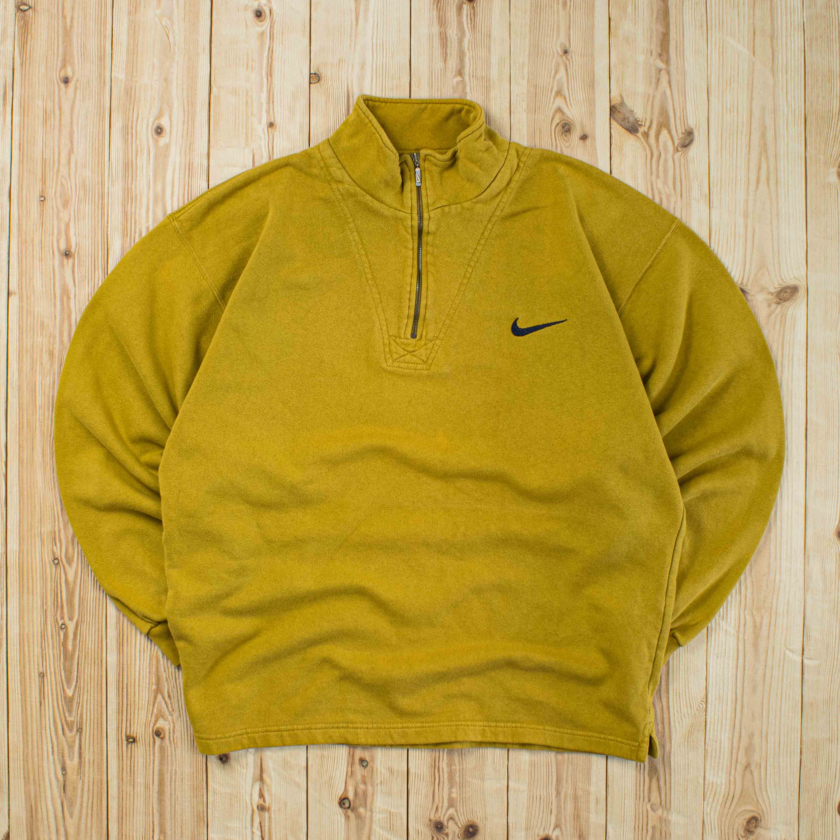 (M) Vintage Nike Essential Embroidered Quarter-Zip Sweatshirt