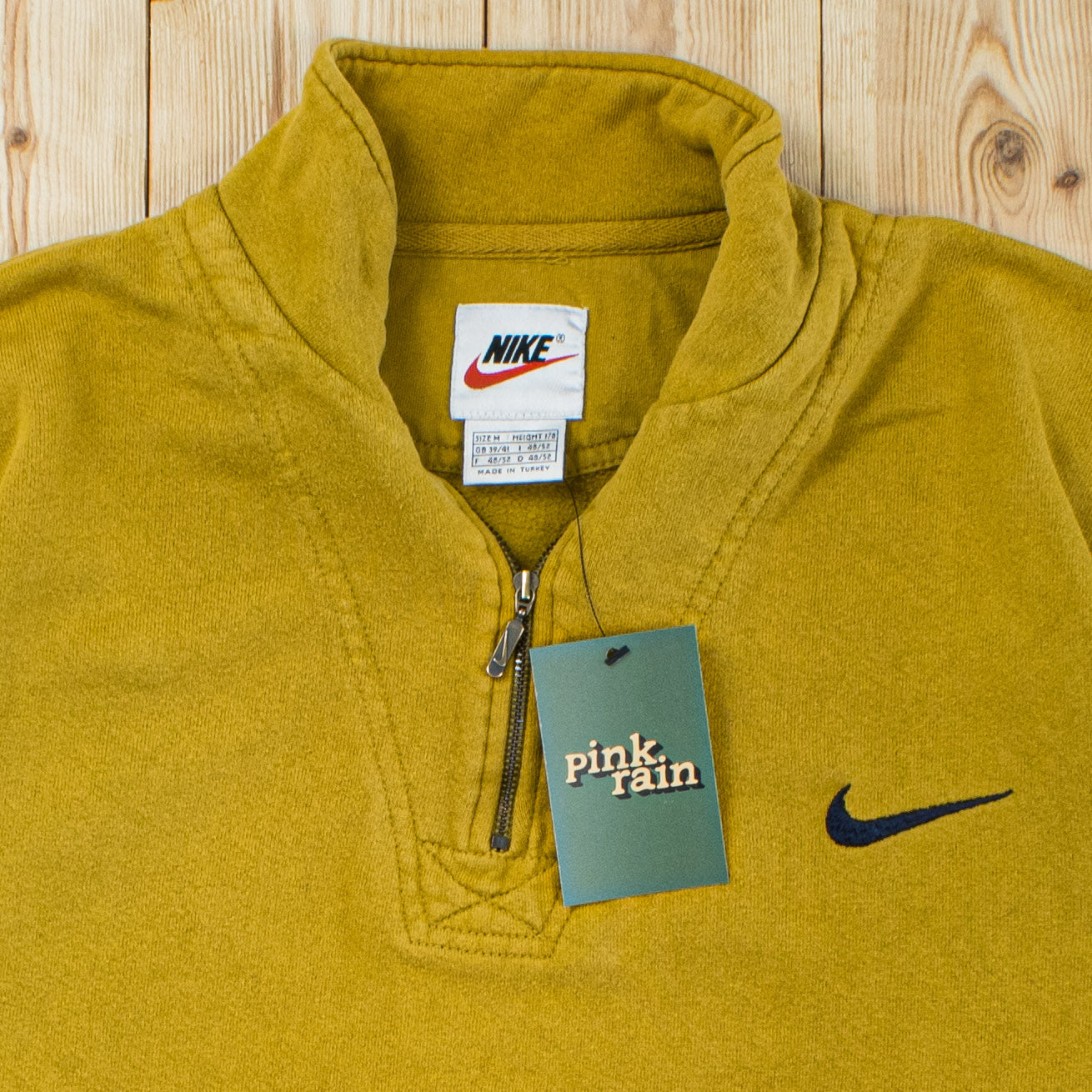 (M) Vintage Nike Essential Embroidered Quarter-Zip Sweatshirt