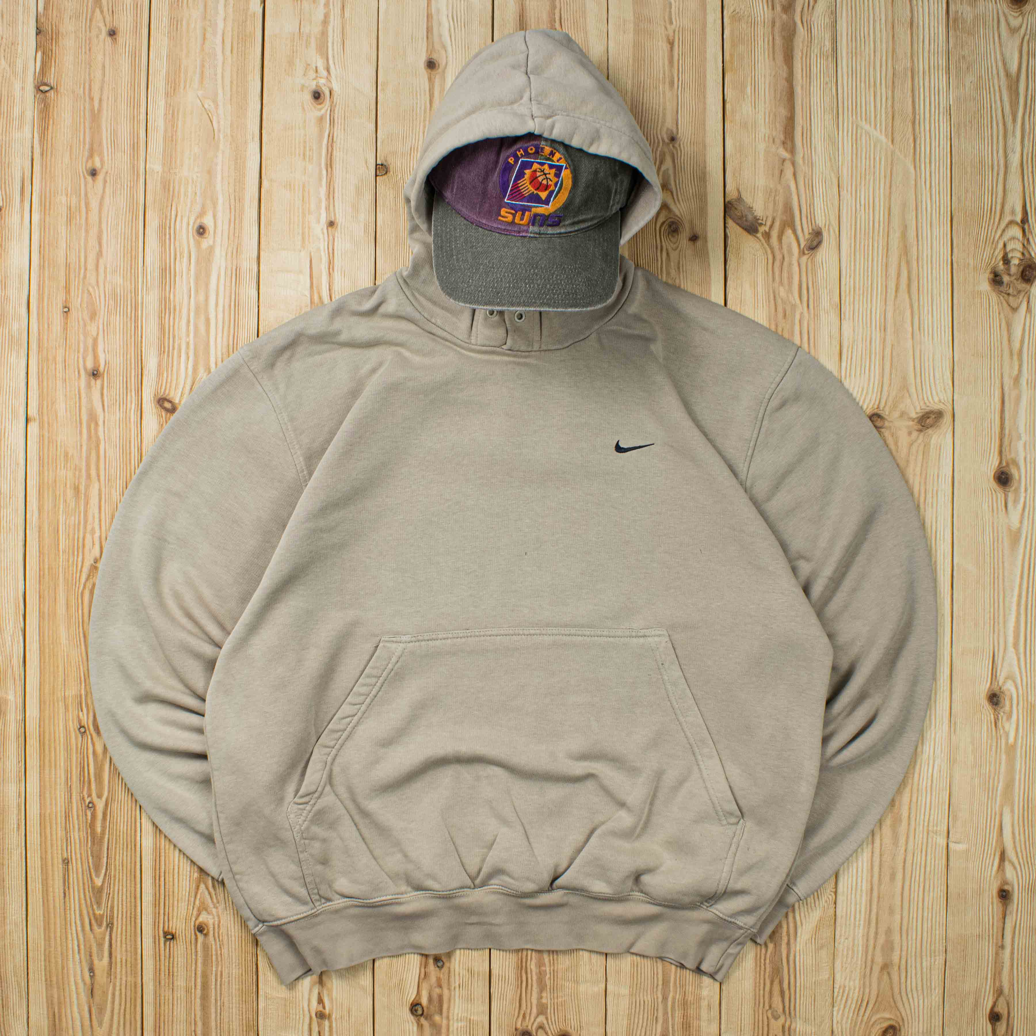 (M) Vintage Nike Essential Embroidered Hoodie