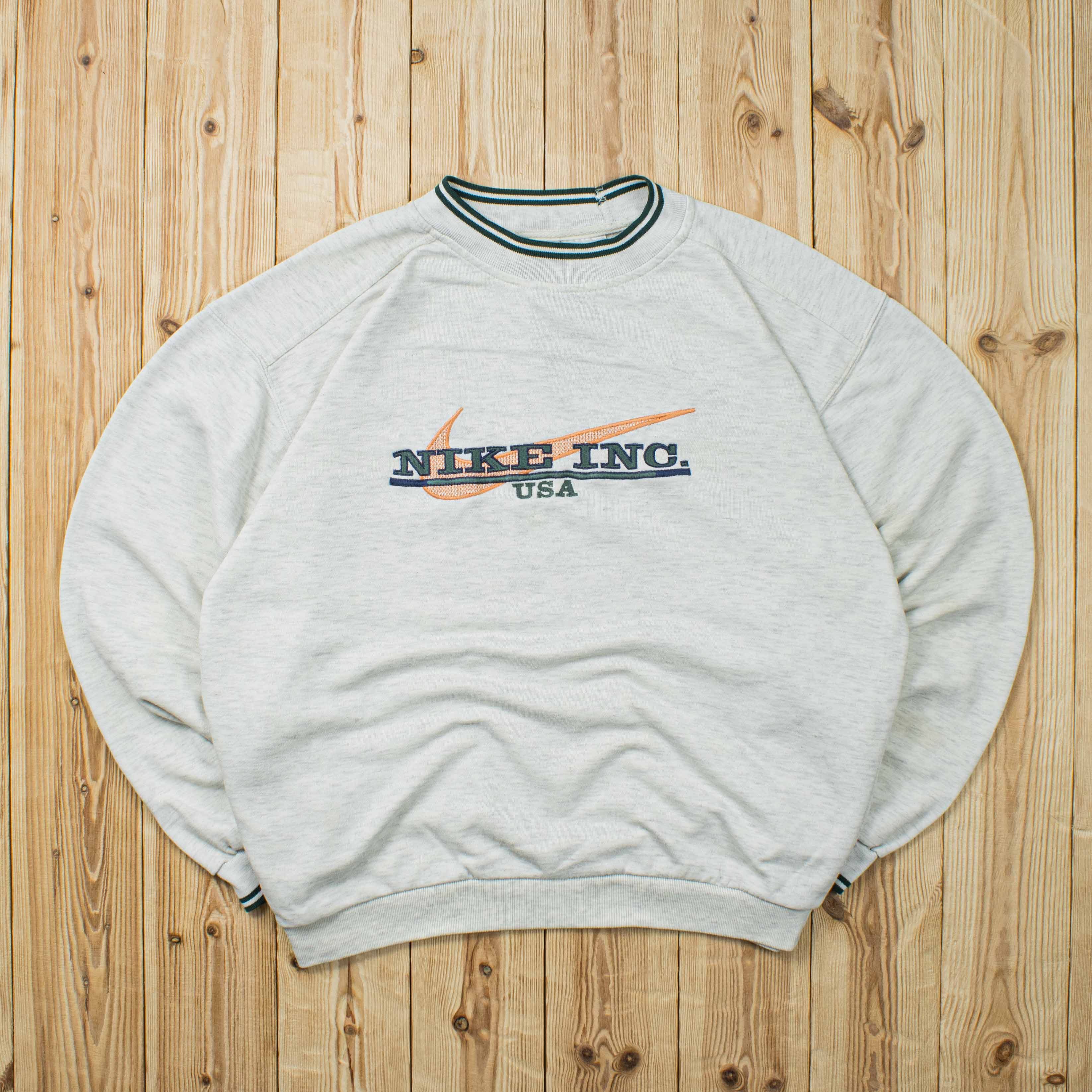 (L) Vintage Nike Inc USA Embroidered Sweatshirt