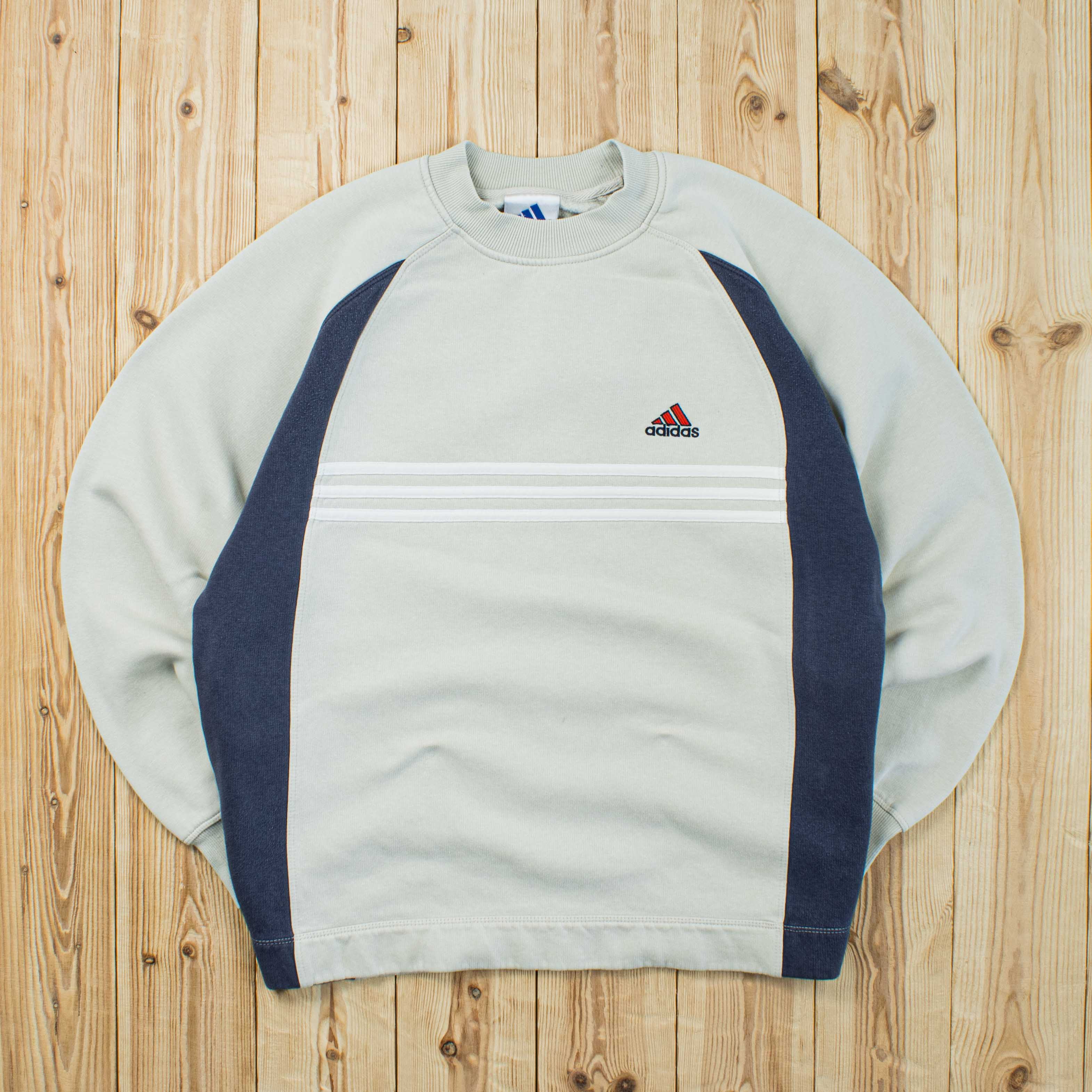 (M) Vintage Adidas Essential Embroidered Sweatshirt