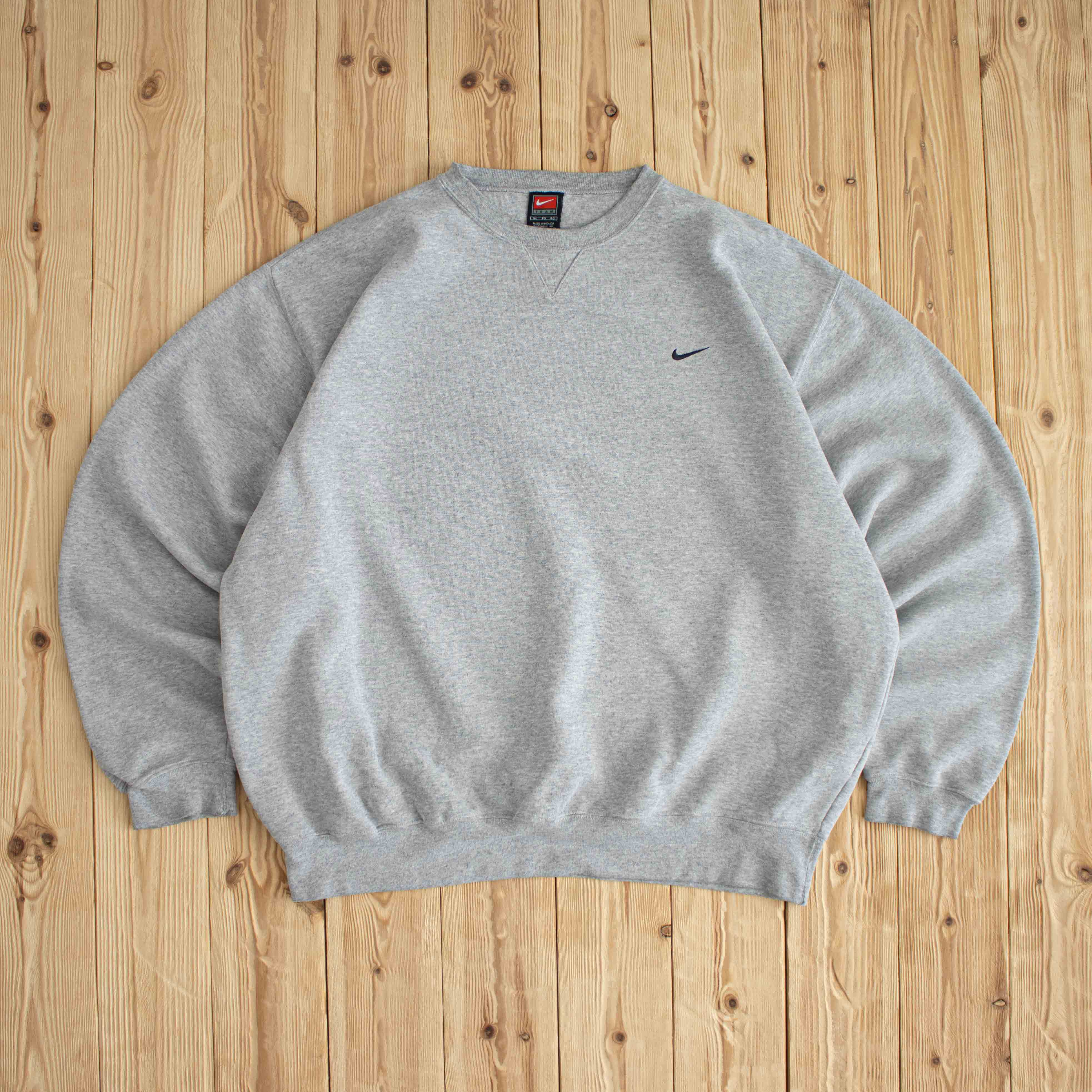 (XL) Nike Vintage Essential Embroidered Sweatshirt Gray