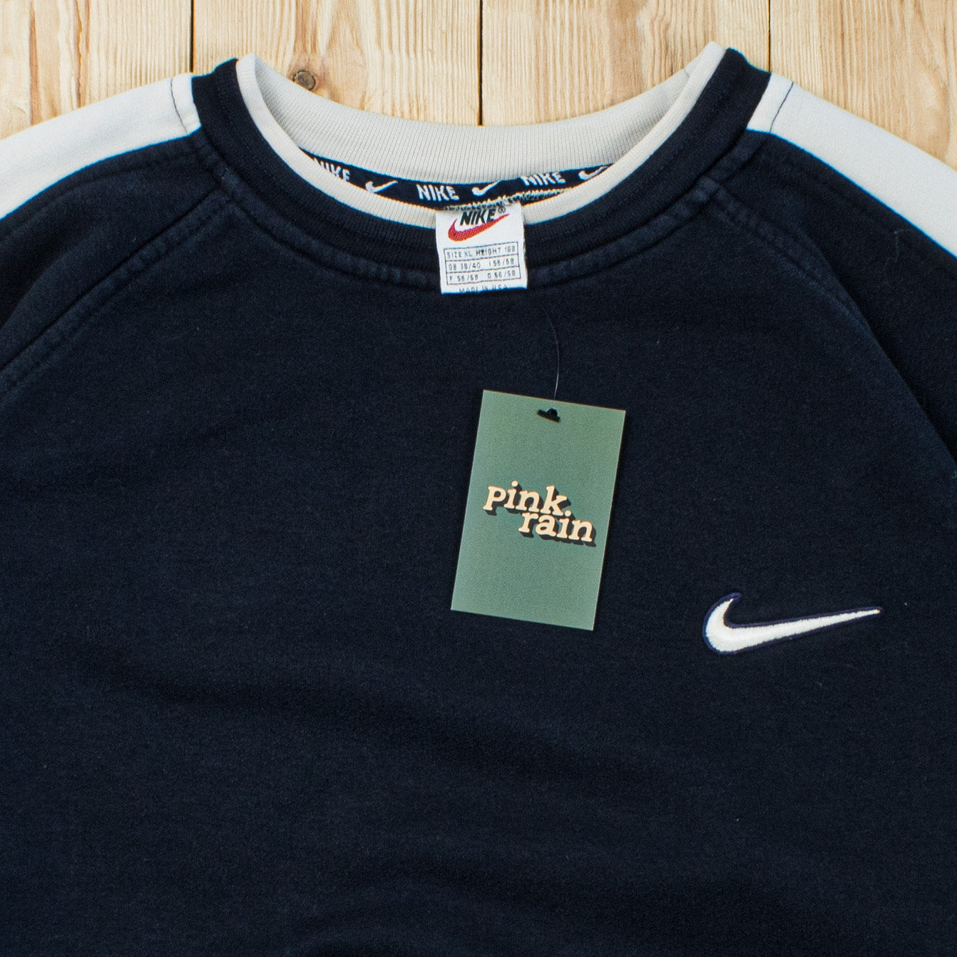 (L) Vintage Nike Essential Embroidered Sweatshirt