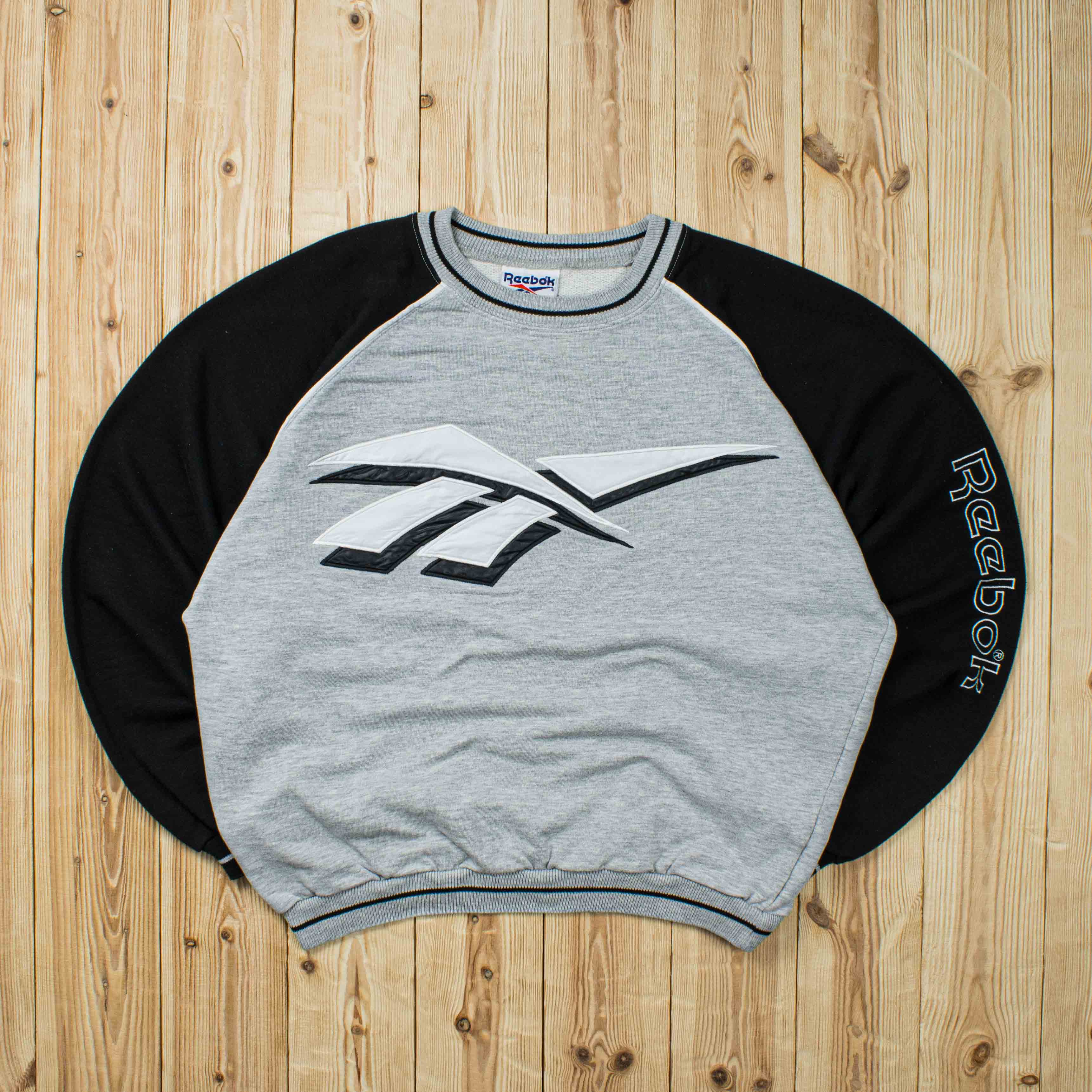 (L) Vintage Reebok Embroidered Sweatshirt