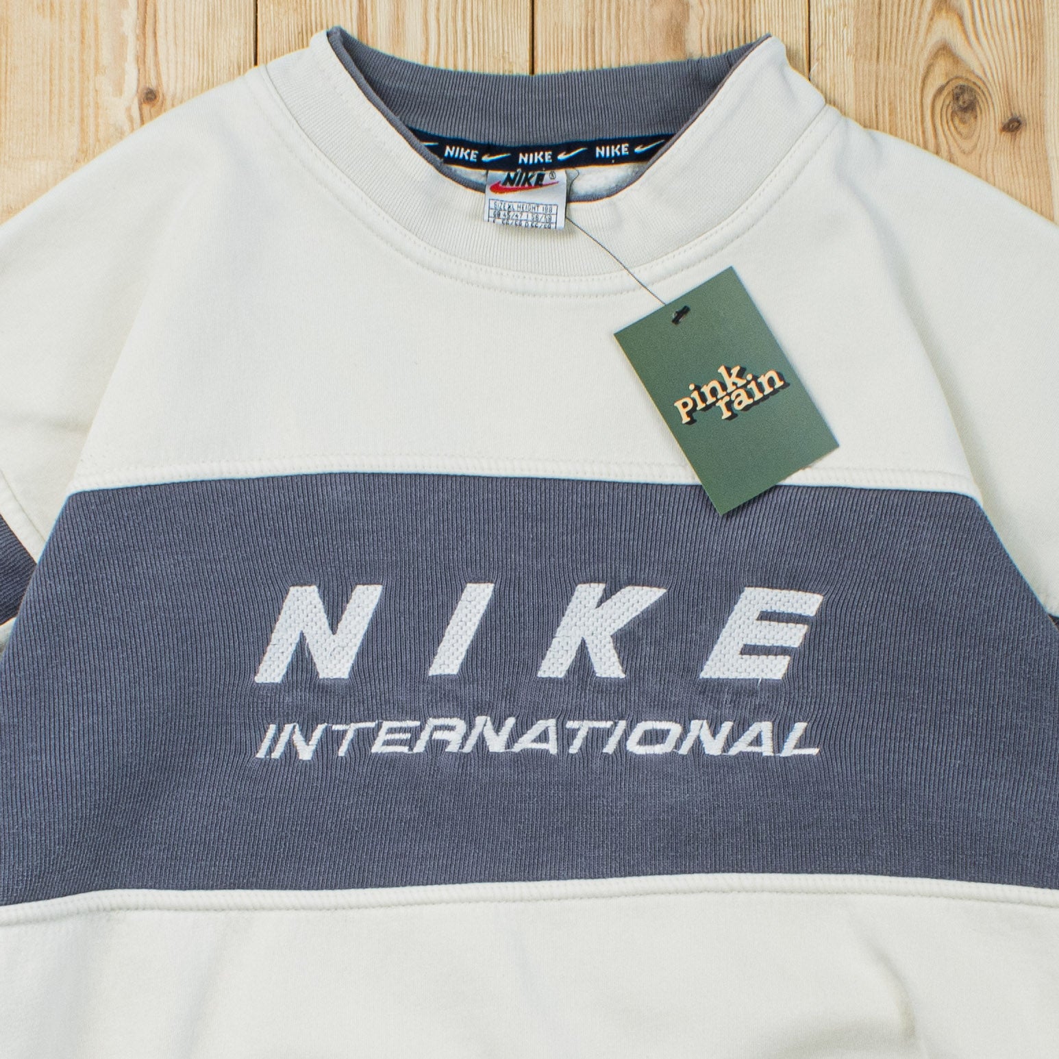 (M) Vintage Nike International Embroidered Sweatshirt
