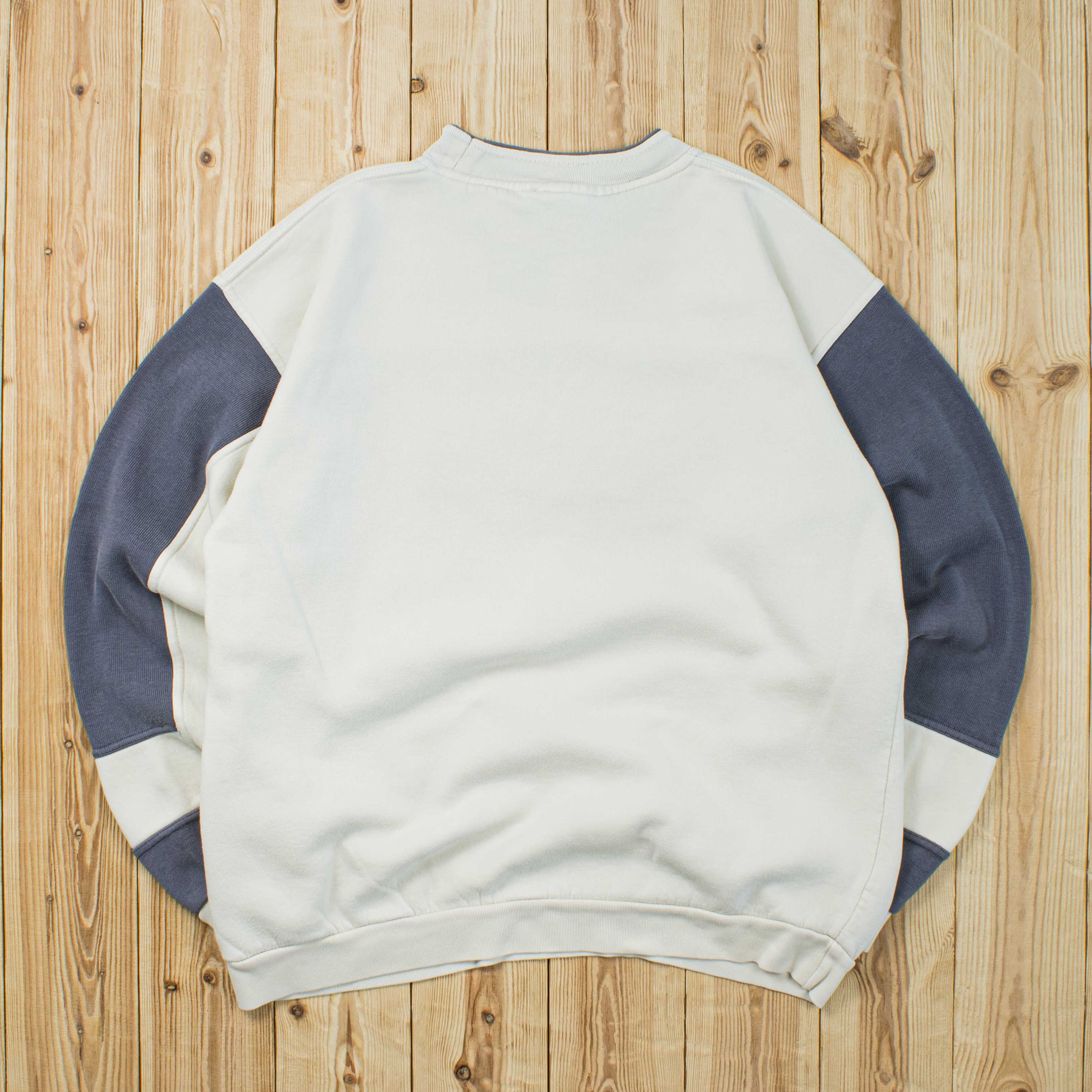 (M) Vintage Nike International Embroidered Sweatshirt
