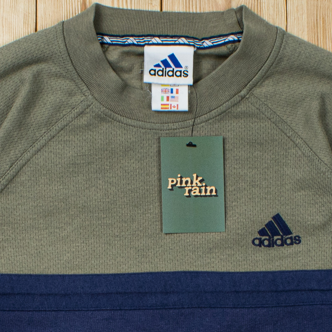 (M) Vintage Adidas Essential Embroidered Sweatshirt