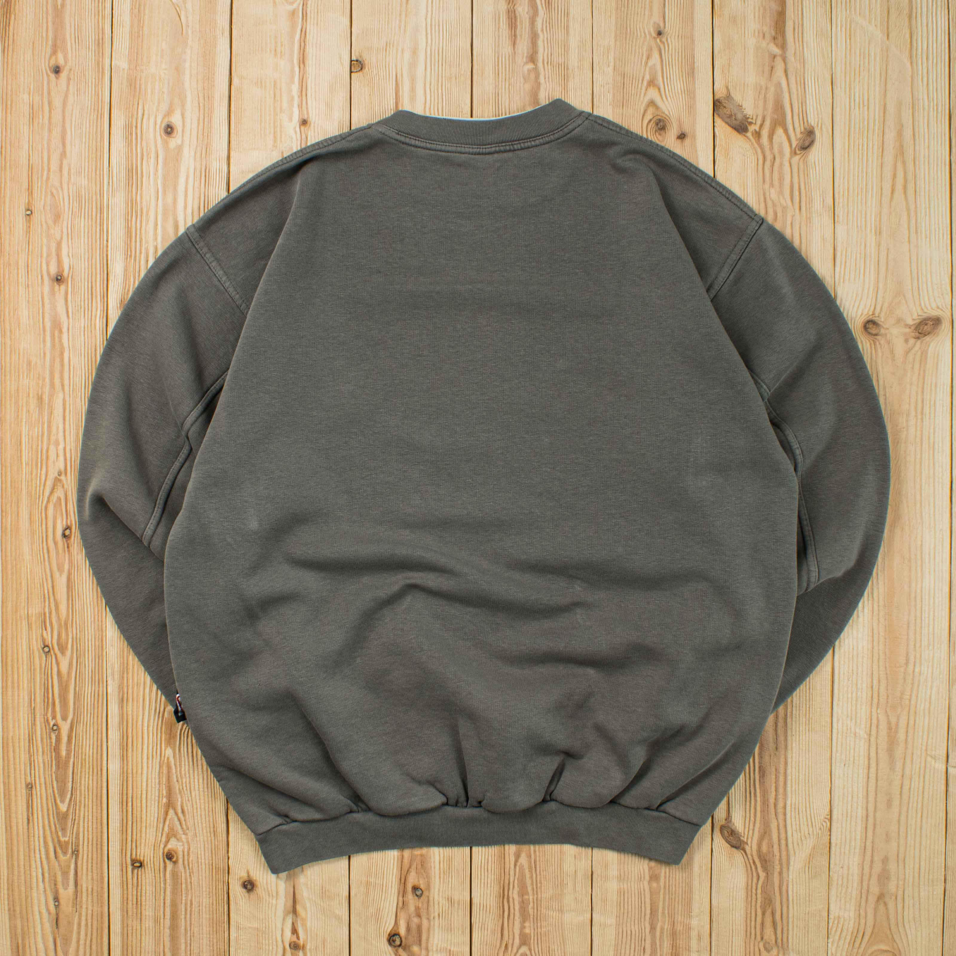 (L) Vintage Nike Essential Embroidered Sweatshirt