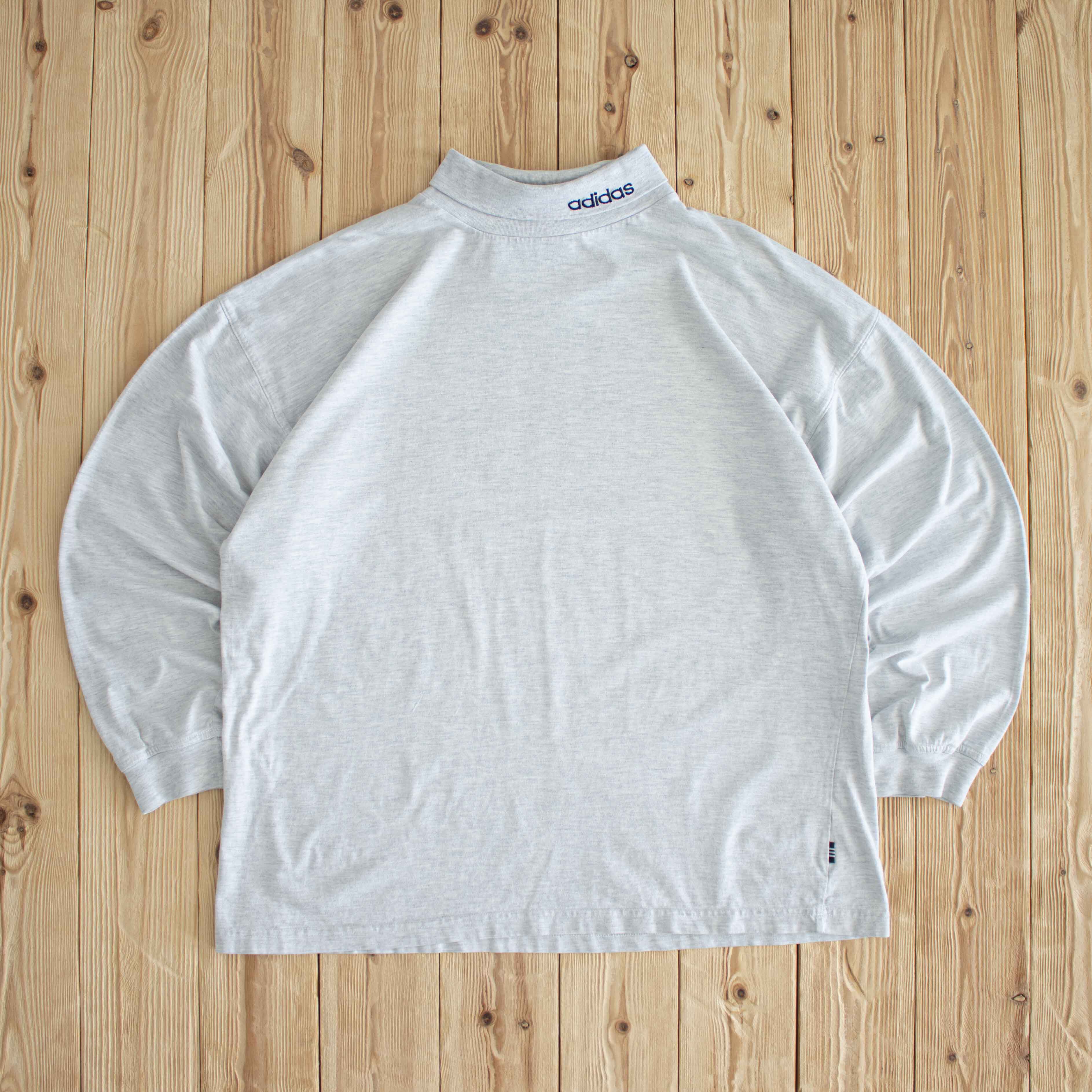 (L) Adidas Vintage Embroidered Longsleeve Gray