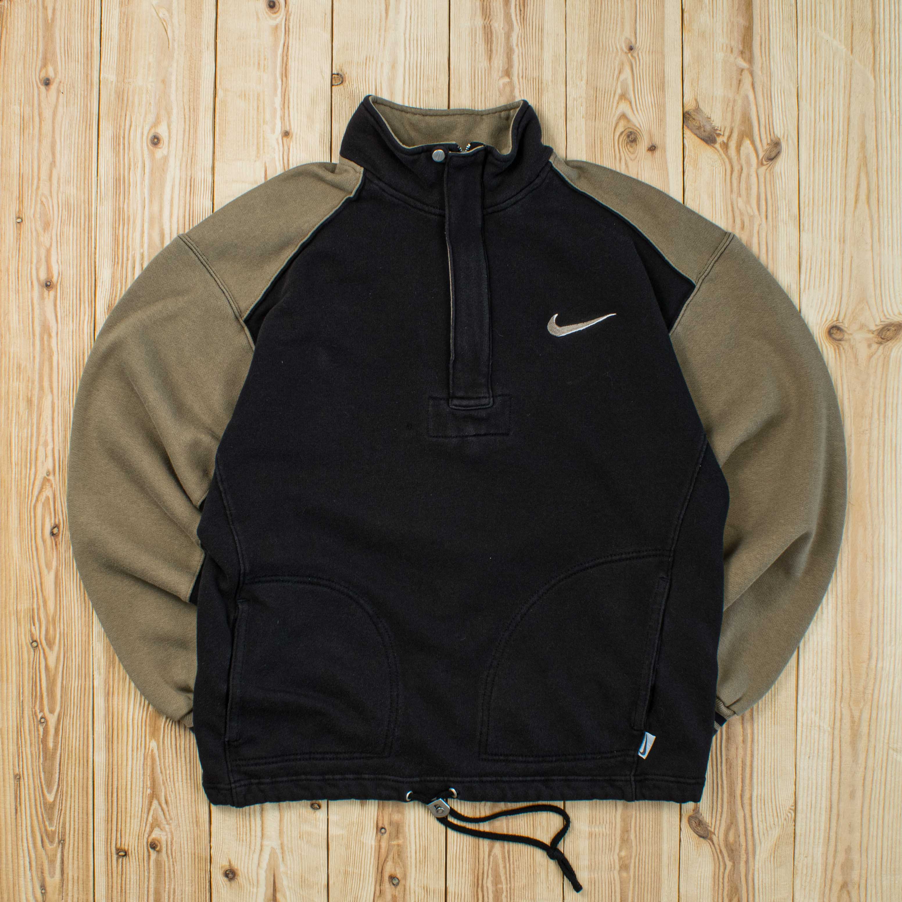 (XS) Vintage Nike Essential Embroidered Quarter-Zip Sweatshirt