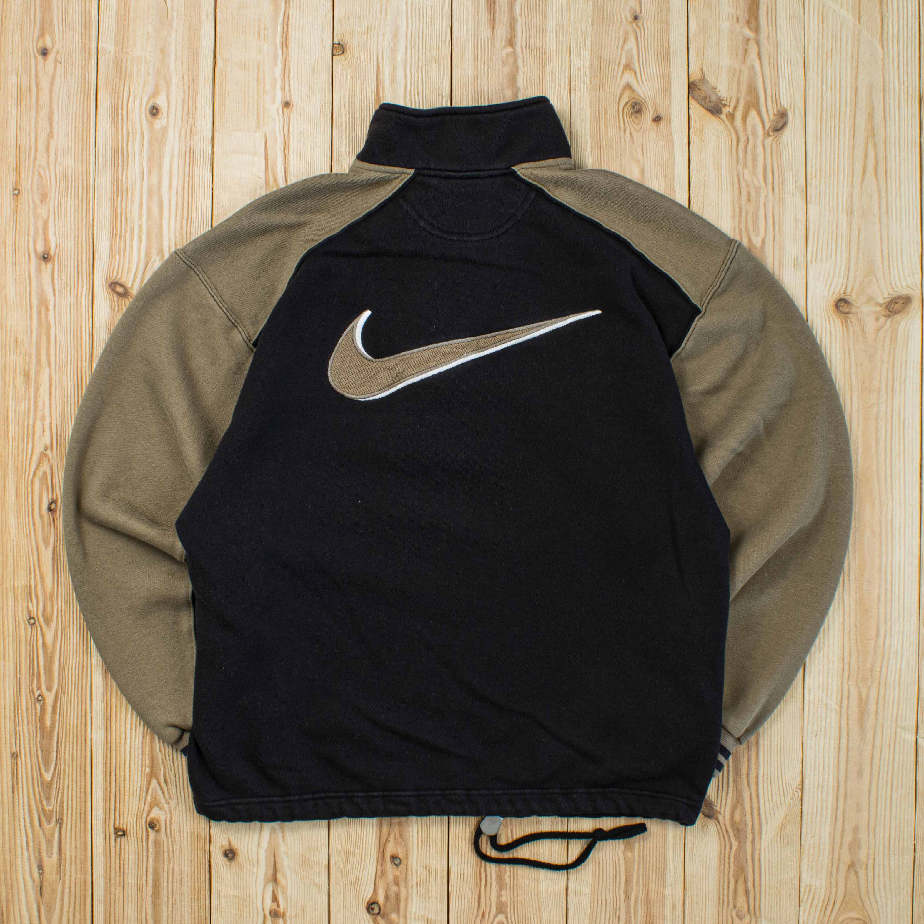 (XS) Vintage Nike Essential Embroidered Quarter-Zip Sweatshirt