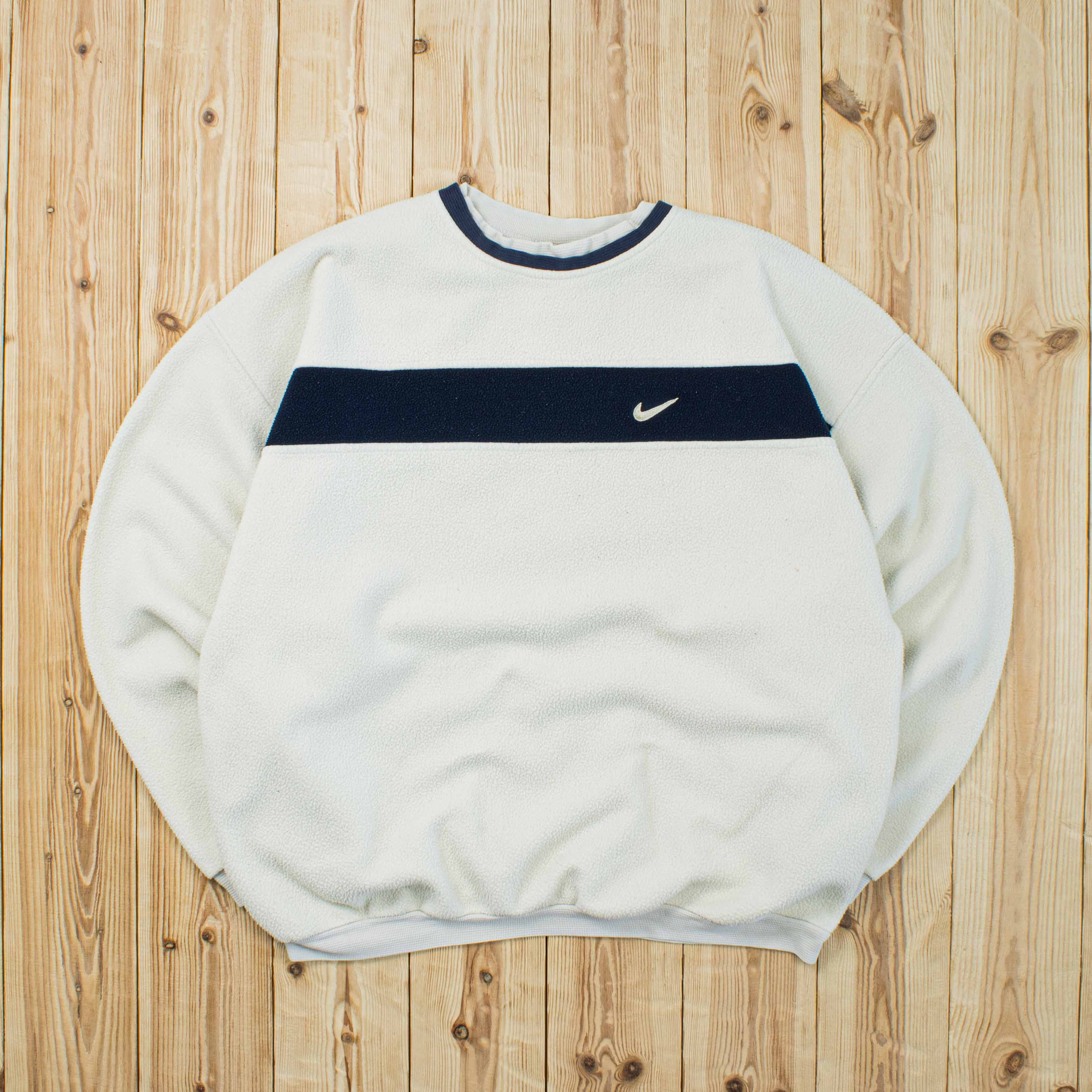 (M) Vintage Nike Essential Embroidered Fleece Sweatshirt