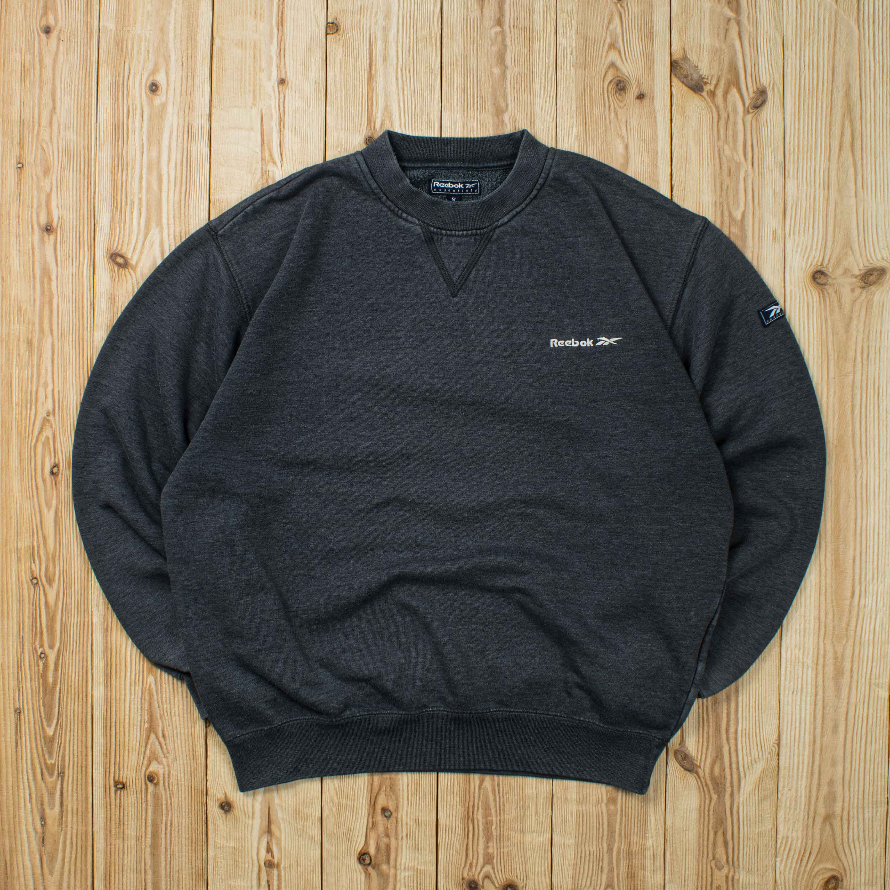 (S) Vintage Reebok Essential Embroidered Sweatshirt