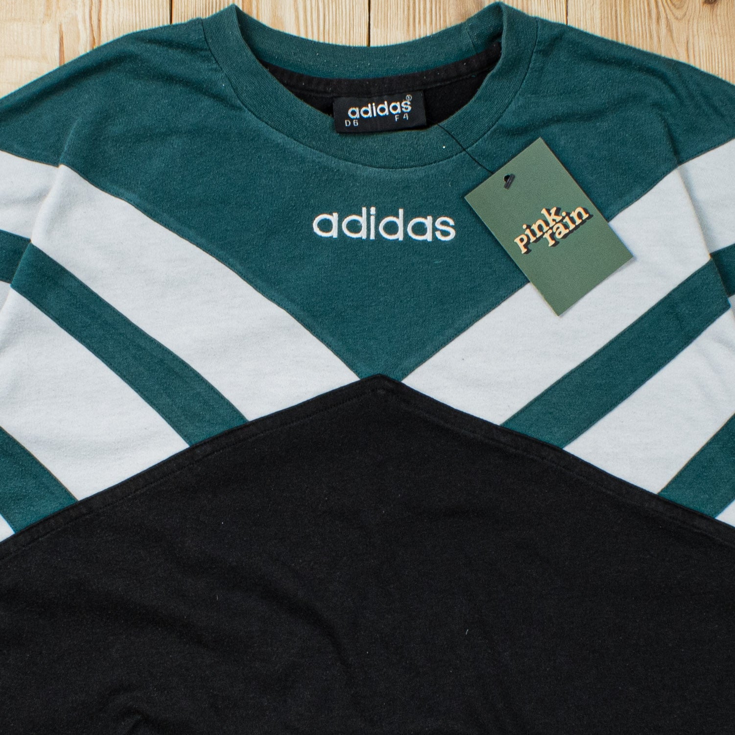 (M) Vintage Adidas Embroidered T-Shirt