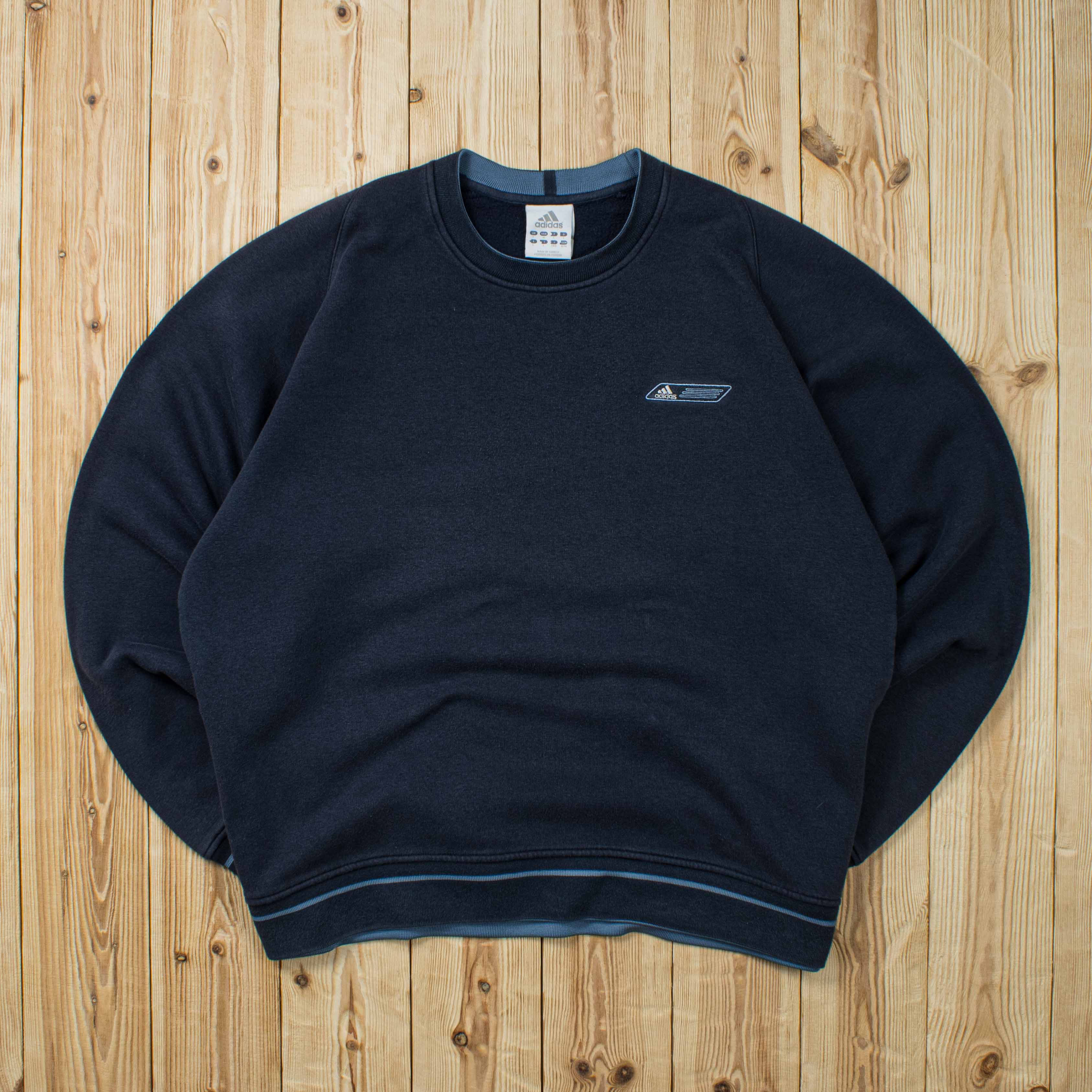 (L) Vintage Adidas Essential Embroidered Sweatshirt