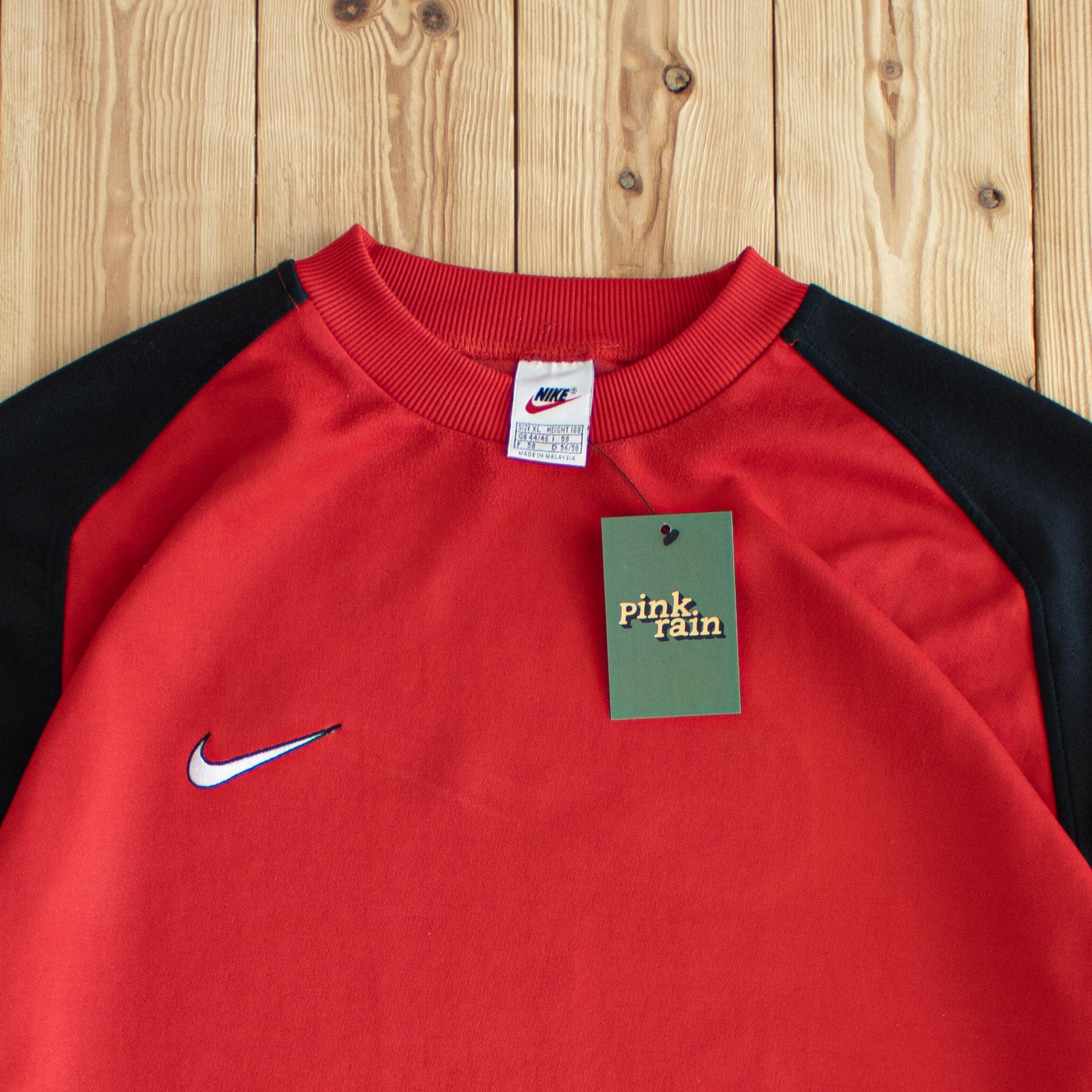 (XL) Nike Swoosh Vintage Embroidered Sweatshirt Red