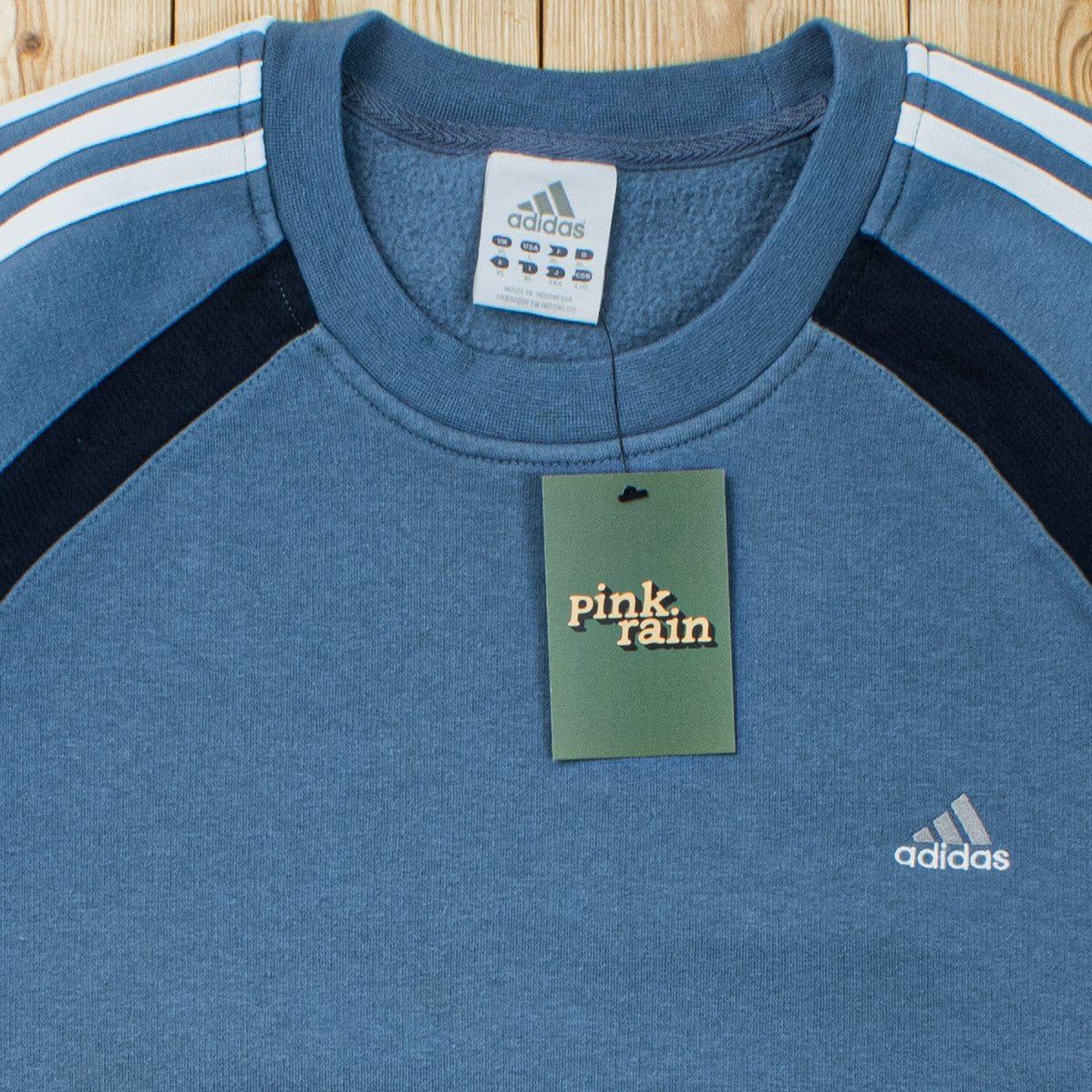 (L) Vintage Adidas Essential Embroidered Sweatshirt