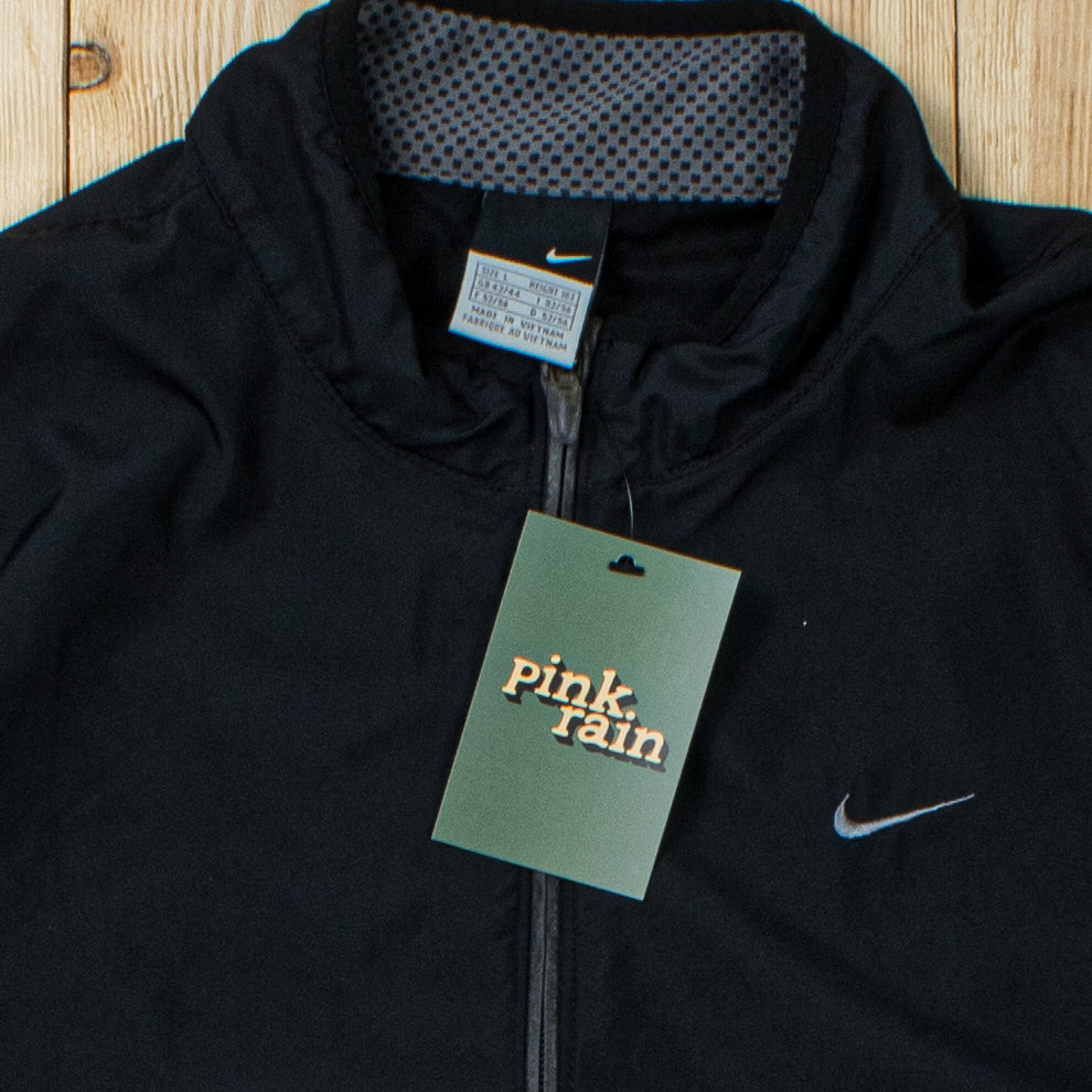 (L) Vintage Nike Essential Embroidered Jacket