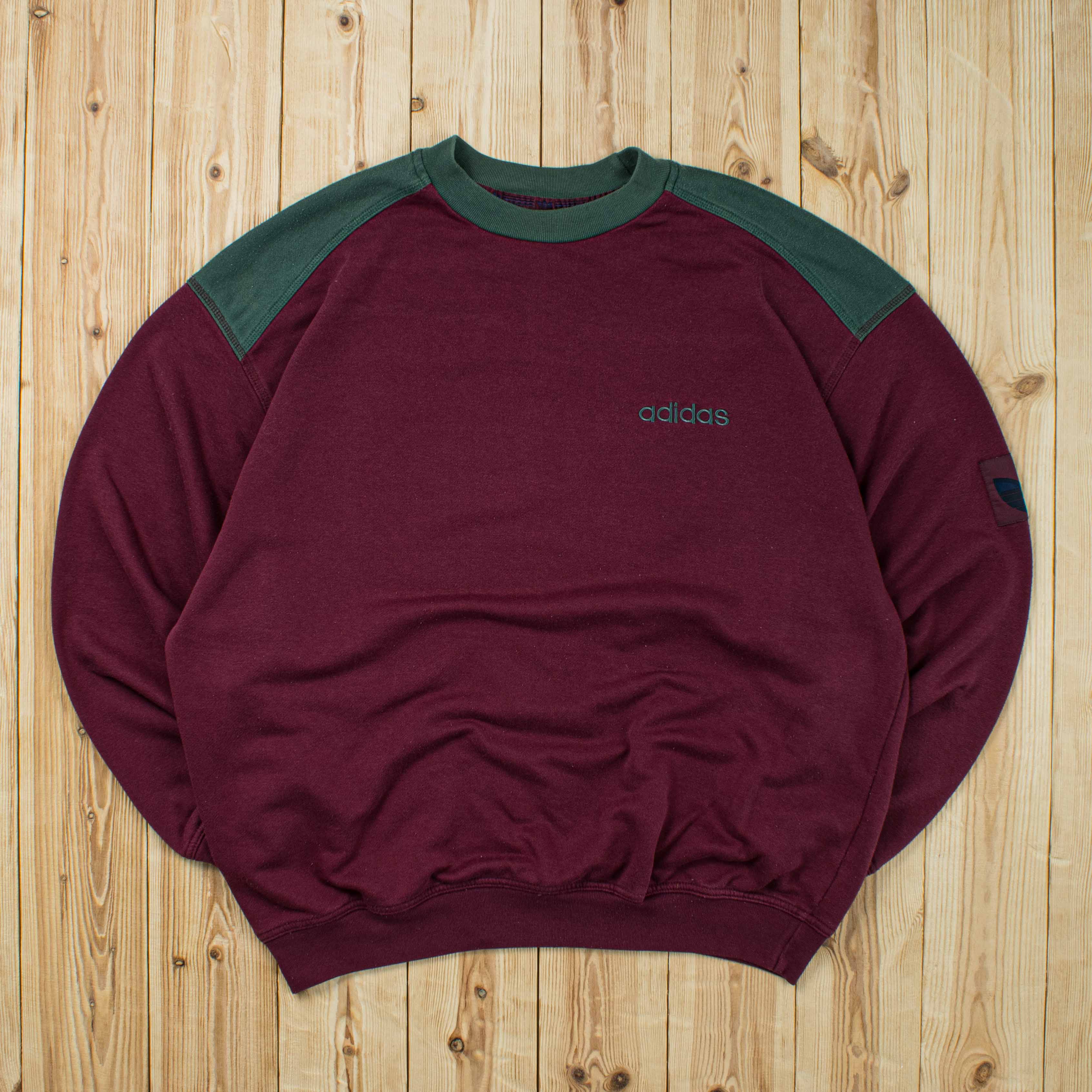 (L) Vintage Adidas Essential Embroidered Sweatshirt