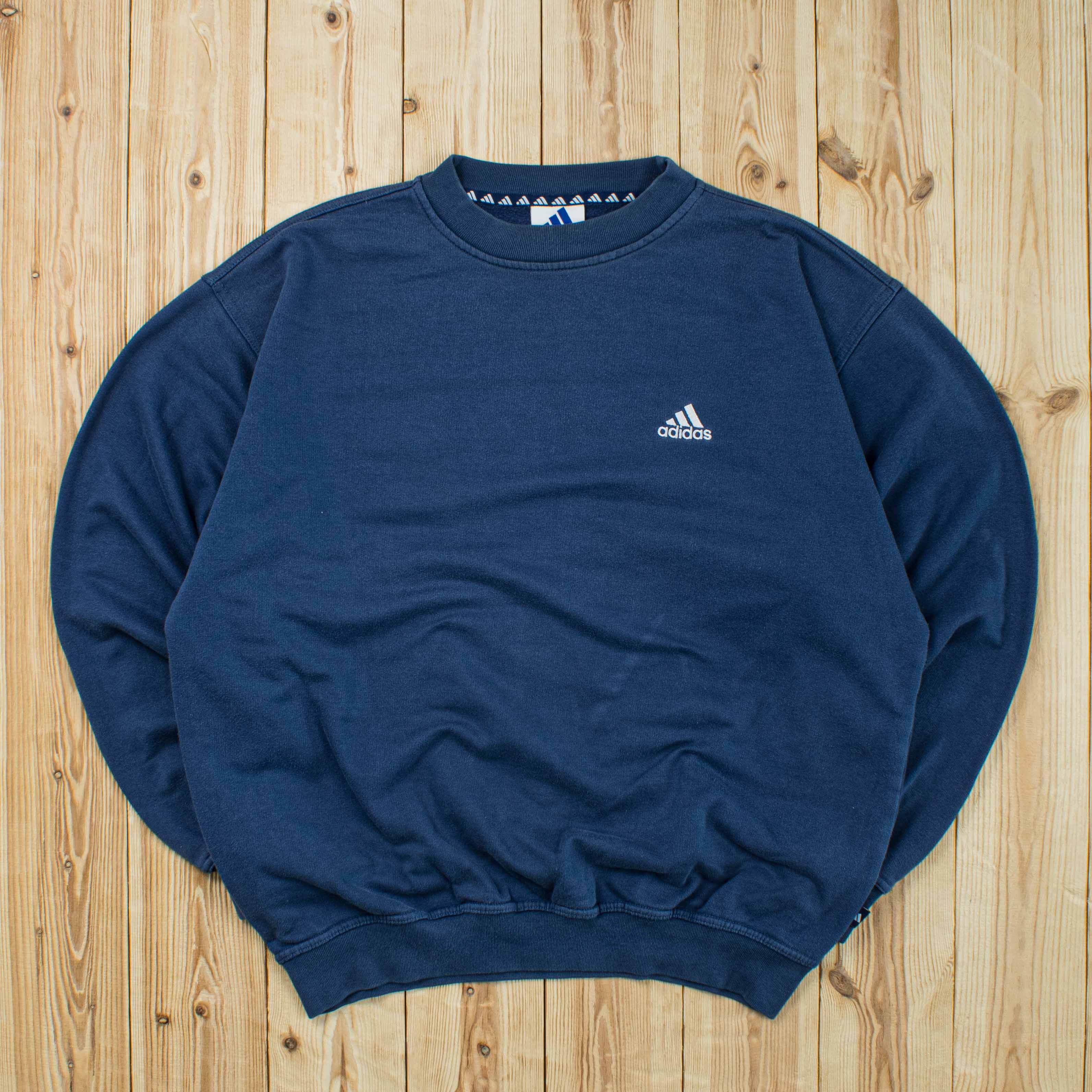 (L) Vintage Adidas Essential Embroidered Sweatshirt