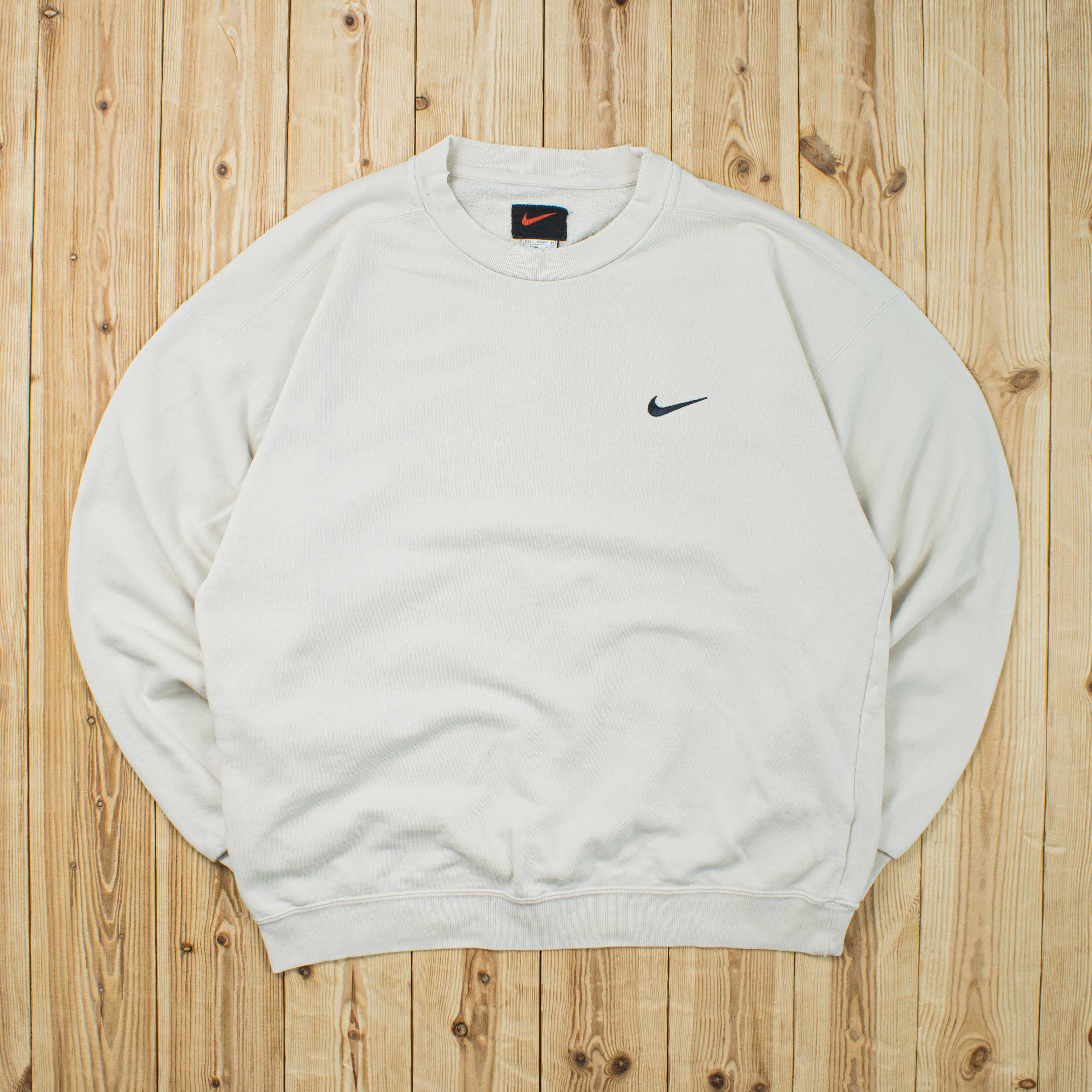 (L) Vintage Nike Essential Embroidered Sweatshirt